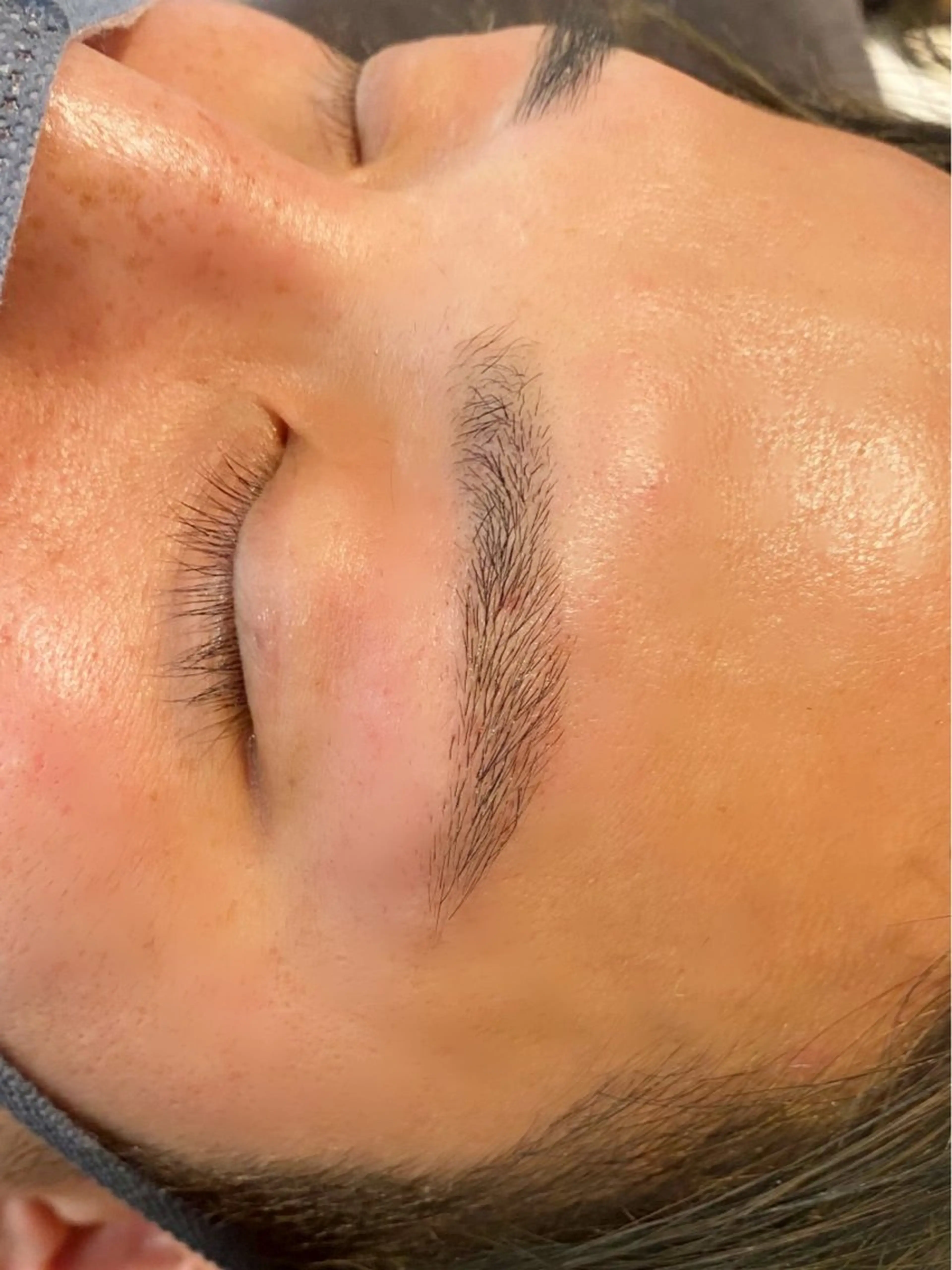 アイブロウ ワックス脱毛 眉カット 堺 健人のヘアスタイル