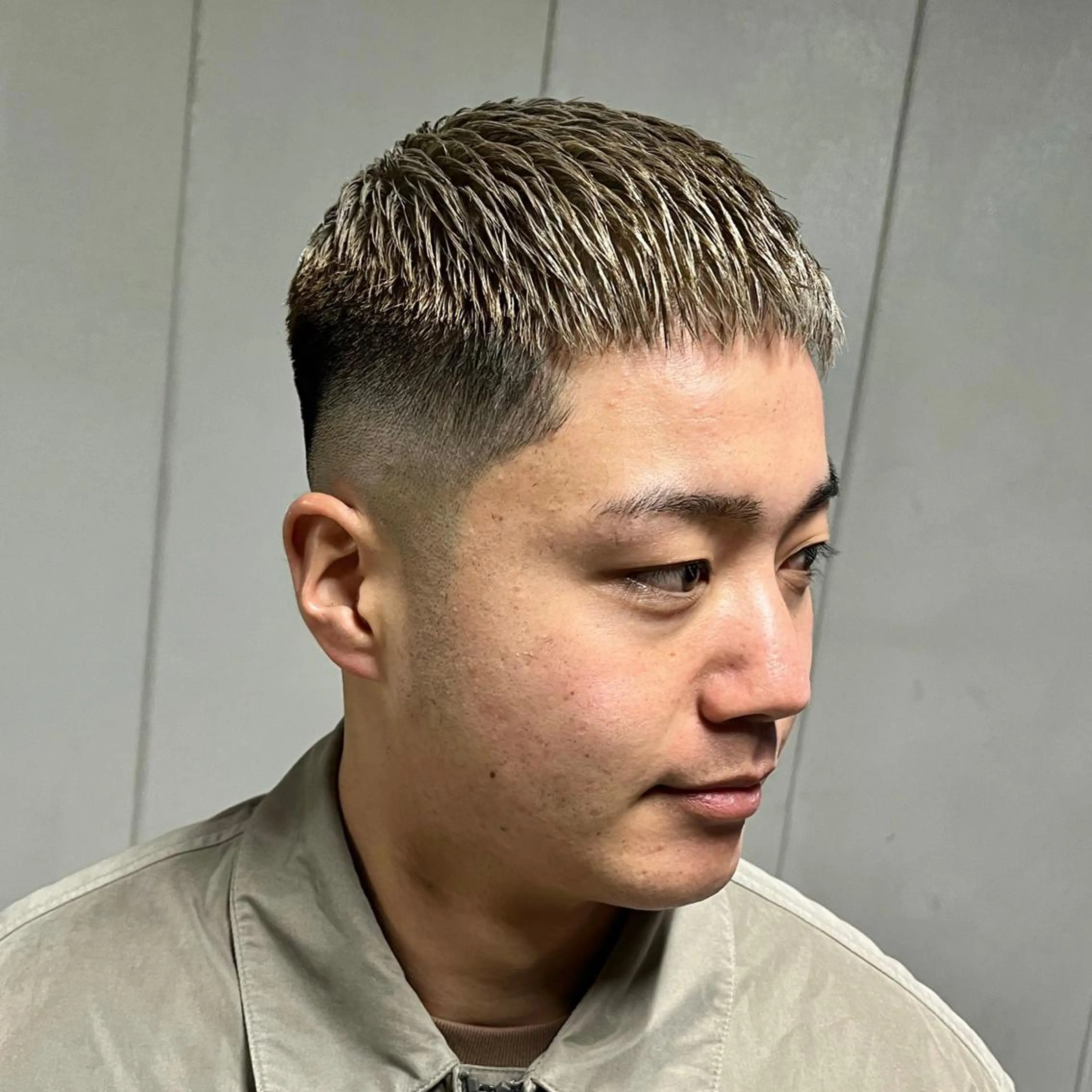 ショート カラー メンズ フェードカット メンズハイトーン メンズパーマ スキンフェード スペインカール カット 立川/メンズパーマ 厚進太郎のヘアスタイル