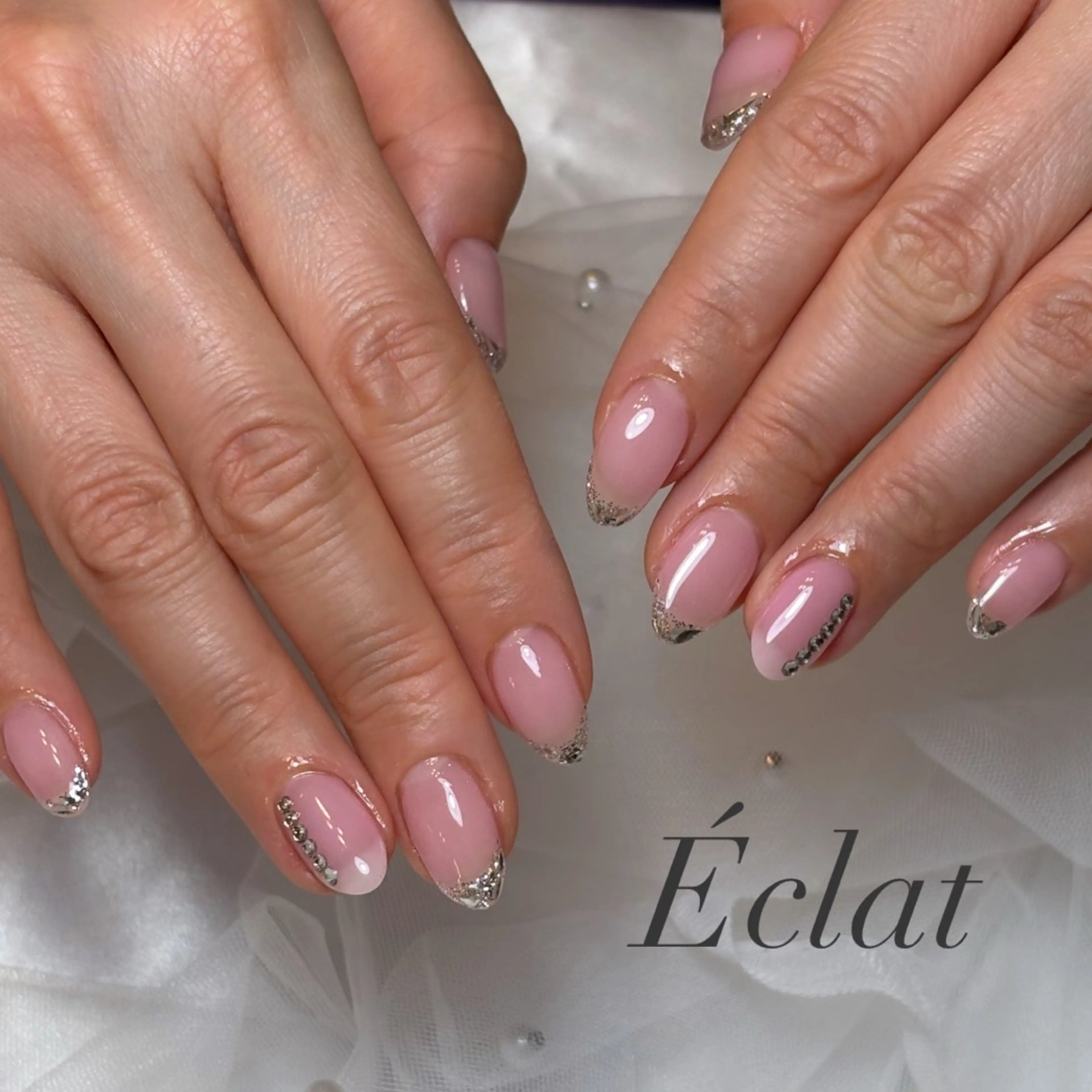 ネイル フレンチネイル ガラスフレンチ シルバー ハンドネイル nail salon Éclatのネイルデザイン
