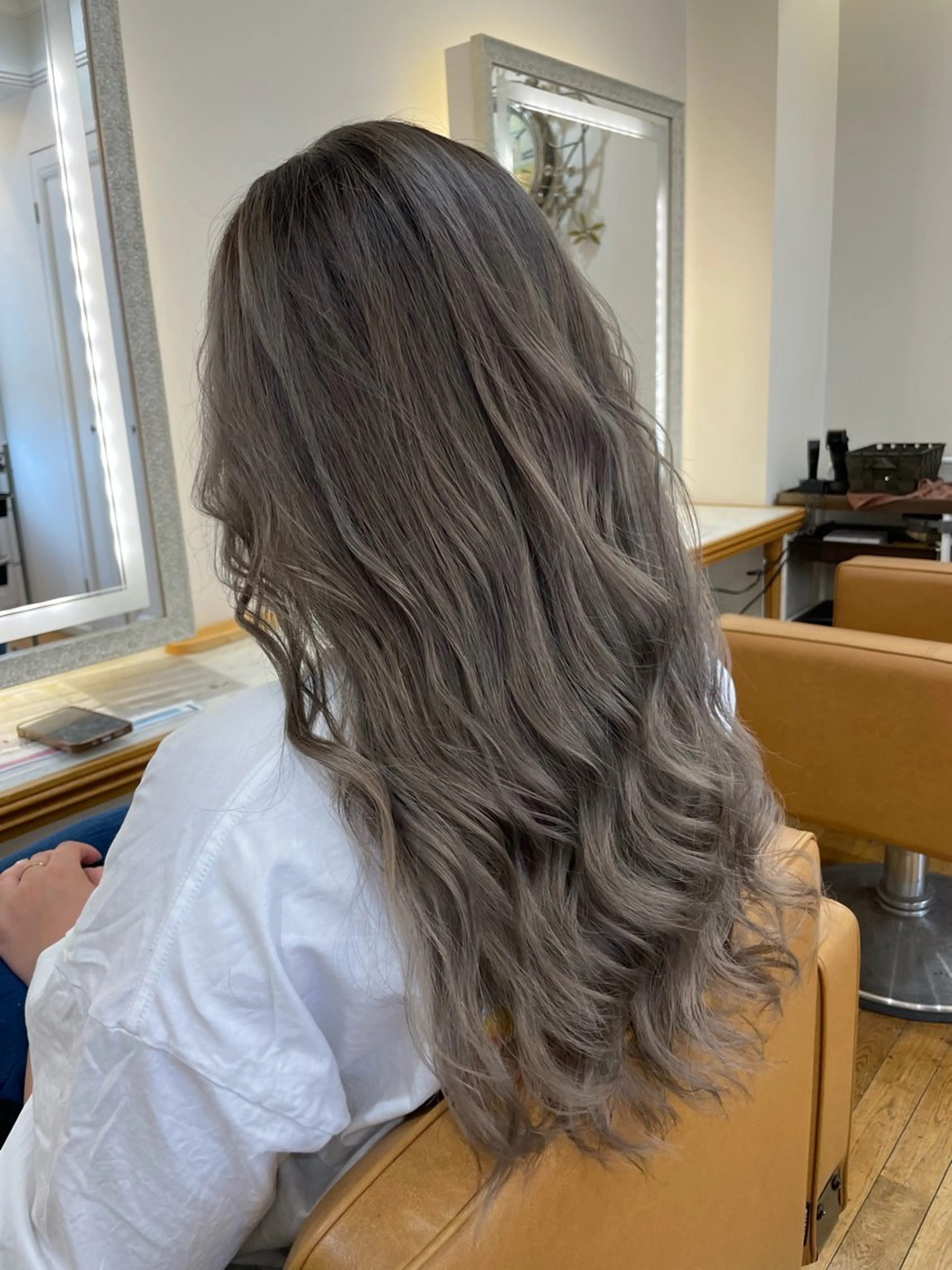 セミロング ヘアカラー トリートメント ブリーチ毛矯正.髪質 改善.髪にドラマをのヘアスタイル