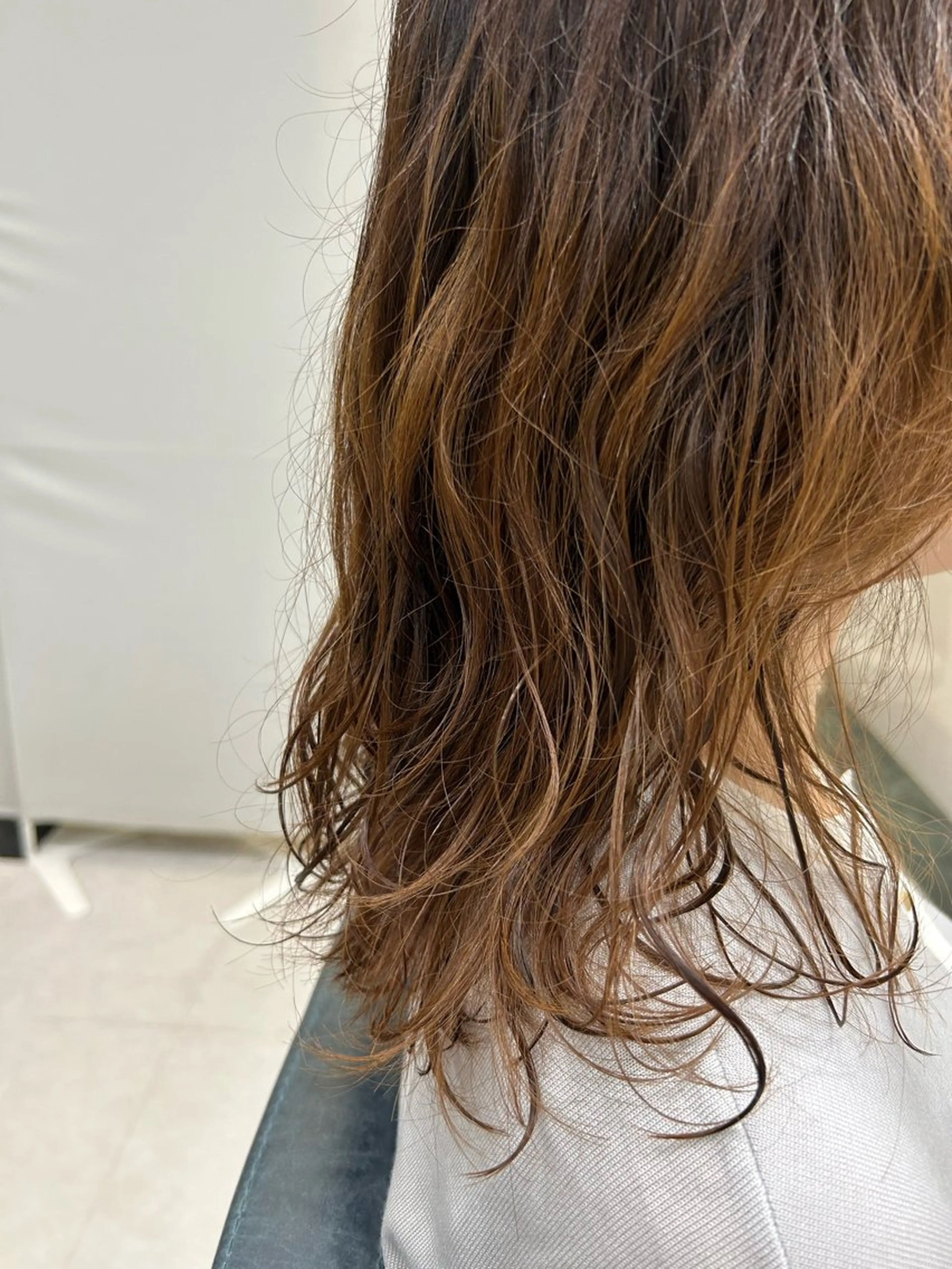 セミロング パーマ 下野 蒼太のヘアスタイル