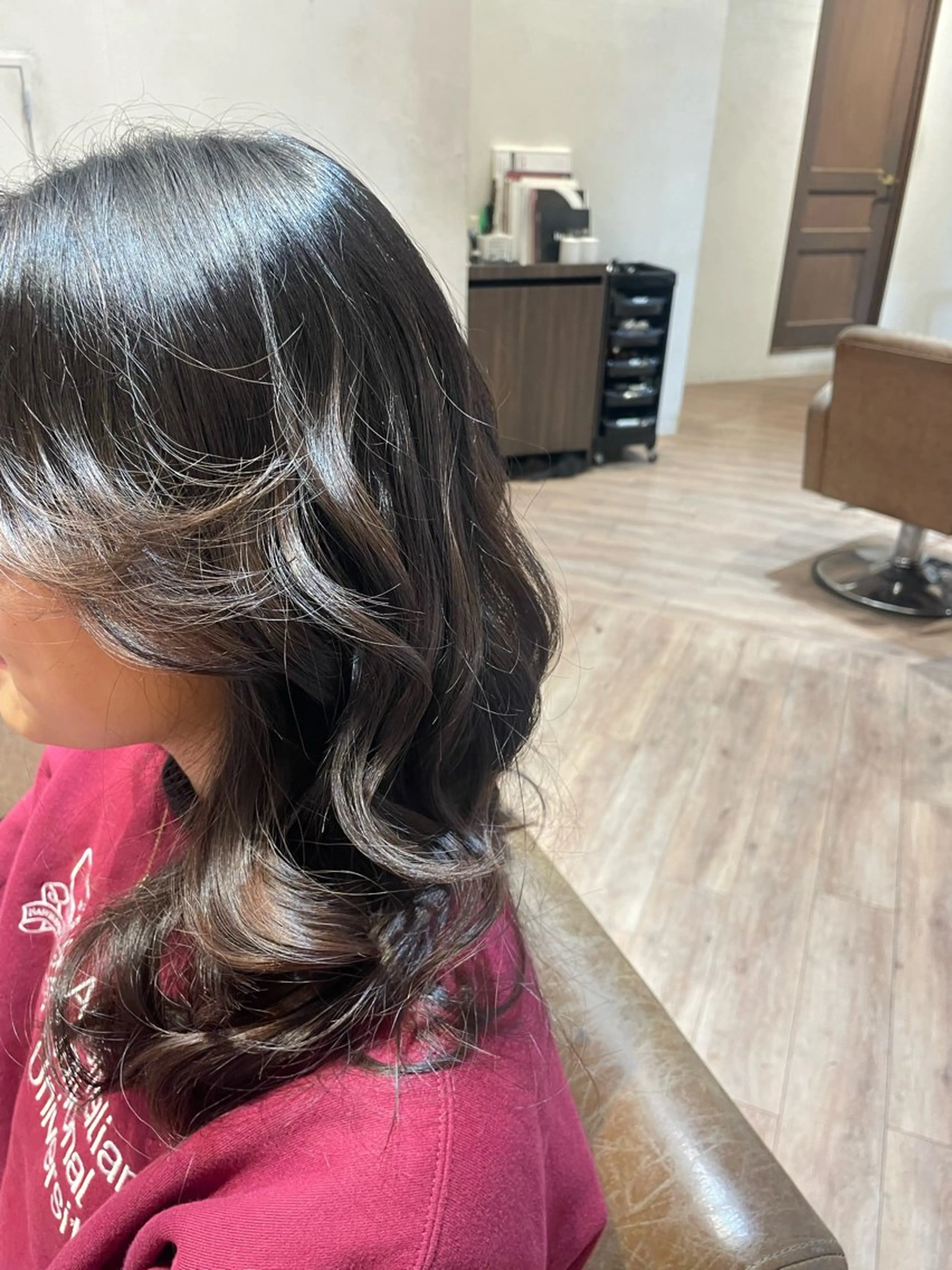 セミロング レイヤーカット シモカワ マシロのヘアスタイル