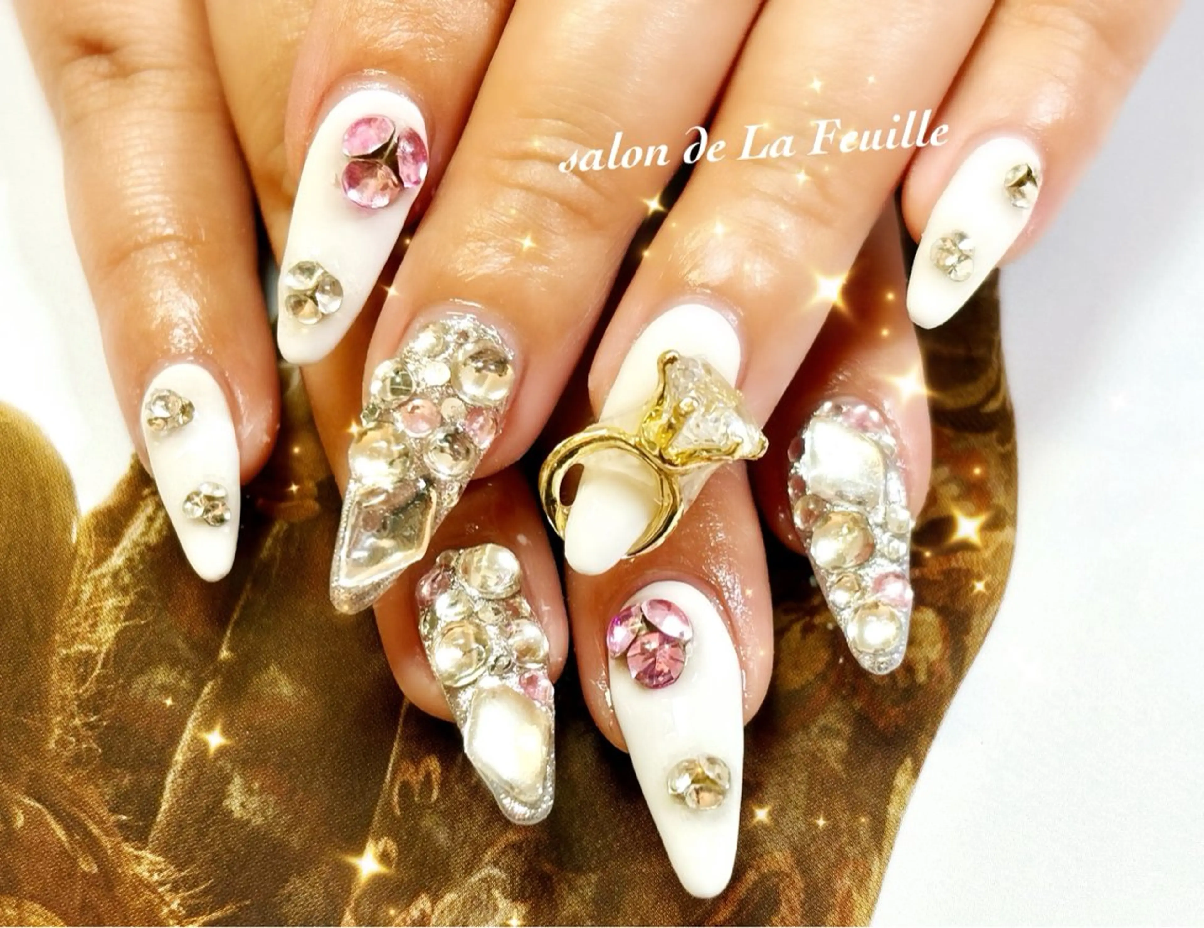 ミディアム サロンドラフィーユ LAFEUILLEのネイルデザイン