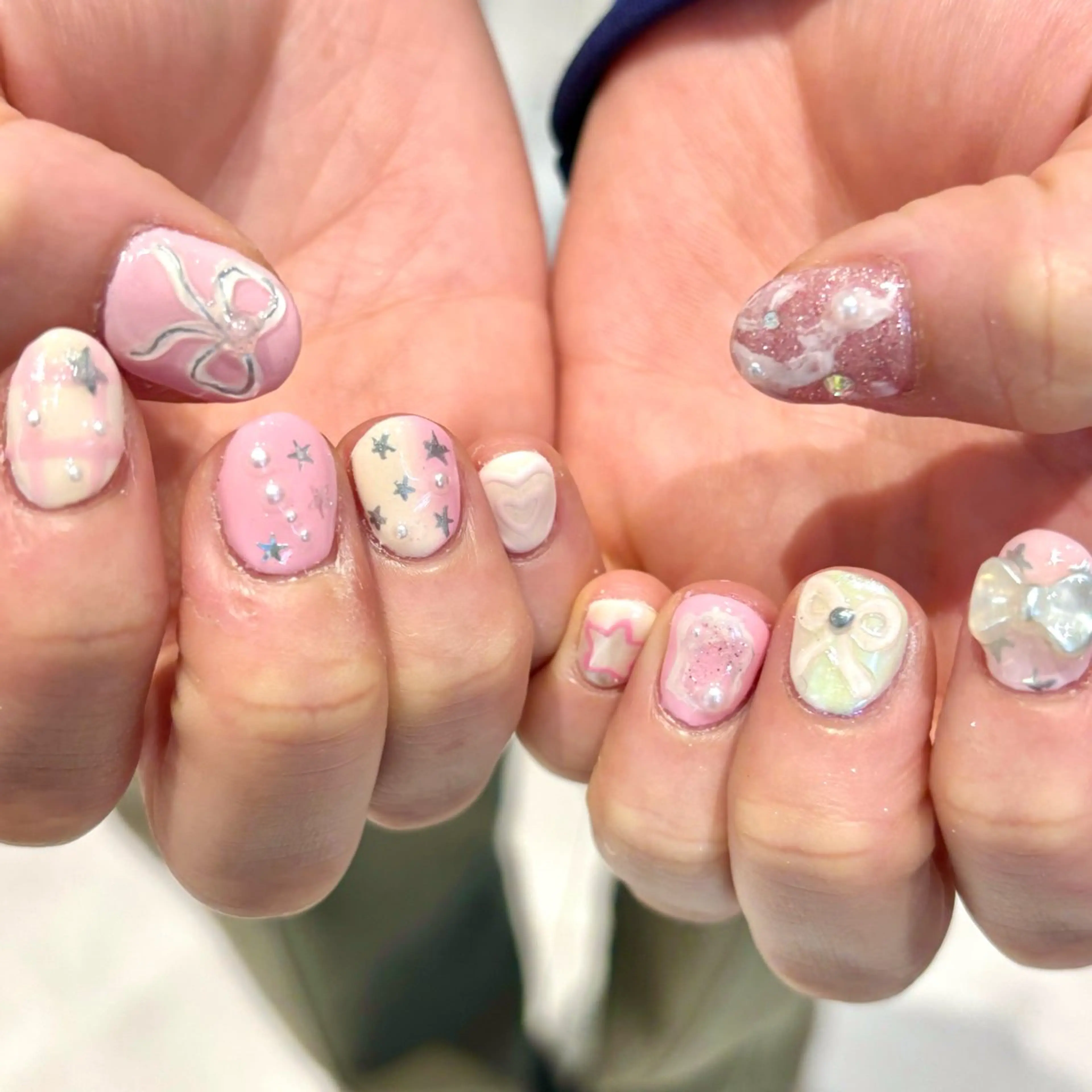 ネイル 韓国ネイル リボン ハンドネイル Kureha/ネイル トレンドヘアのマツエク・マツパデザイン