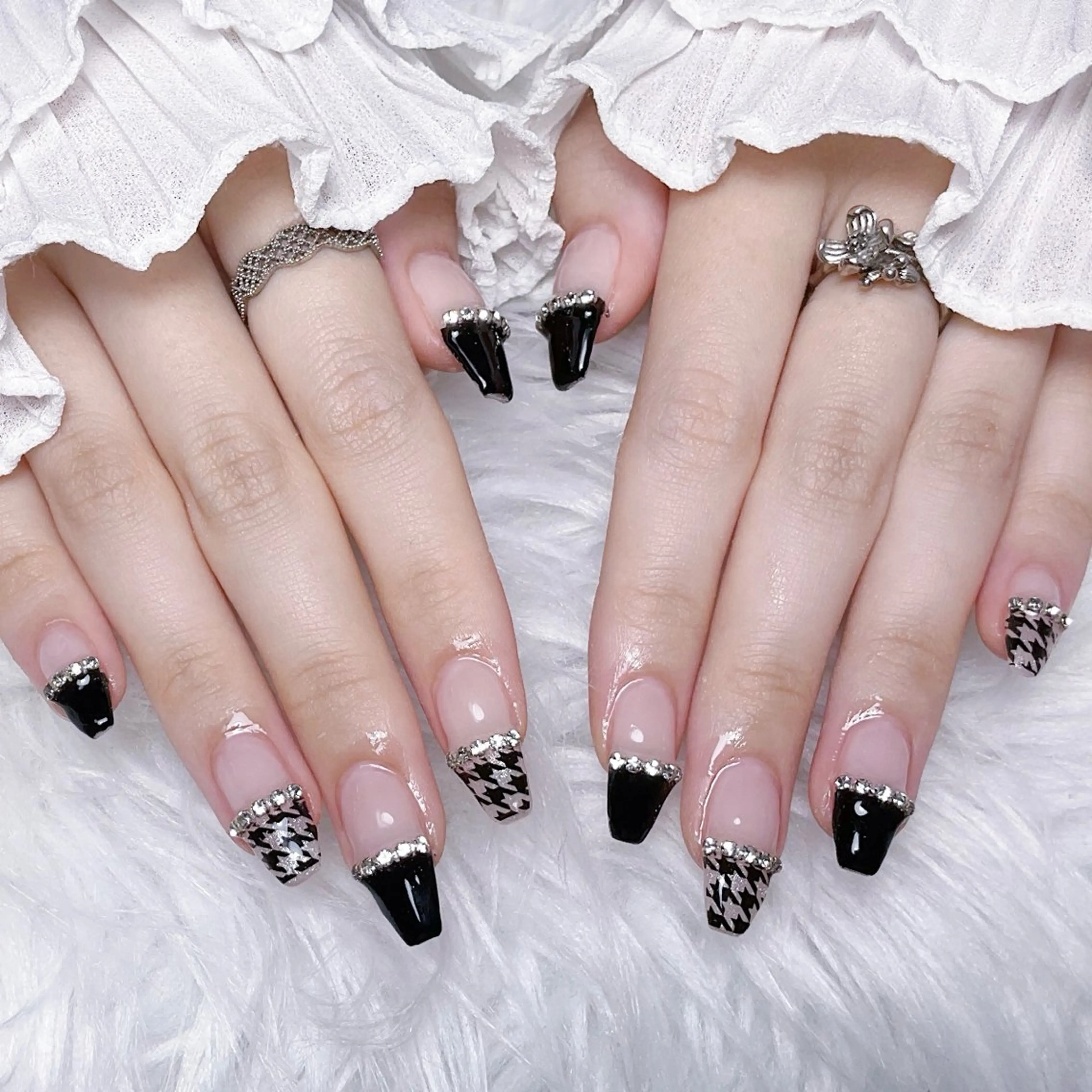 ネイル ハンドネイル 🍭Yun nail hyejin🌸のネイルデザイン