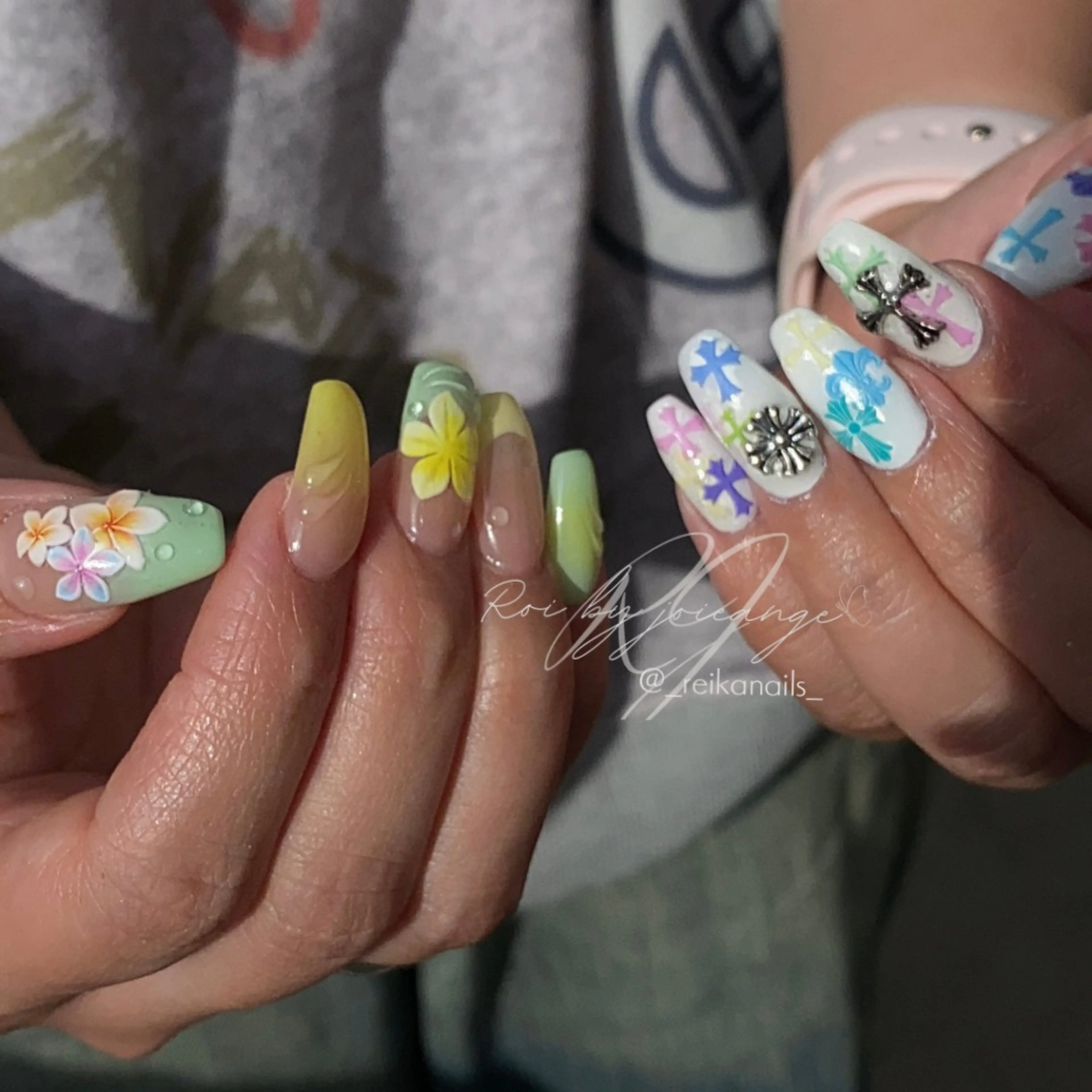 ネイル アートネイル ジェルネイル 韓国ネイル ロングネイル マグネットネイル ハンドネイル Roi〈ロワ〉 Reikaのネイルデザイン