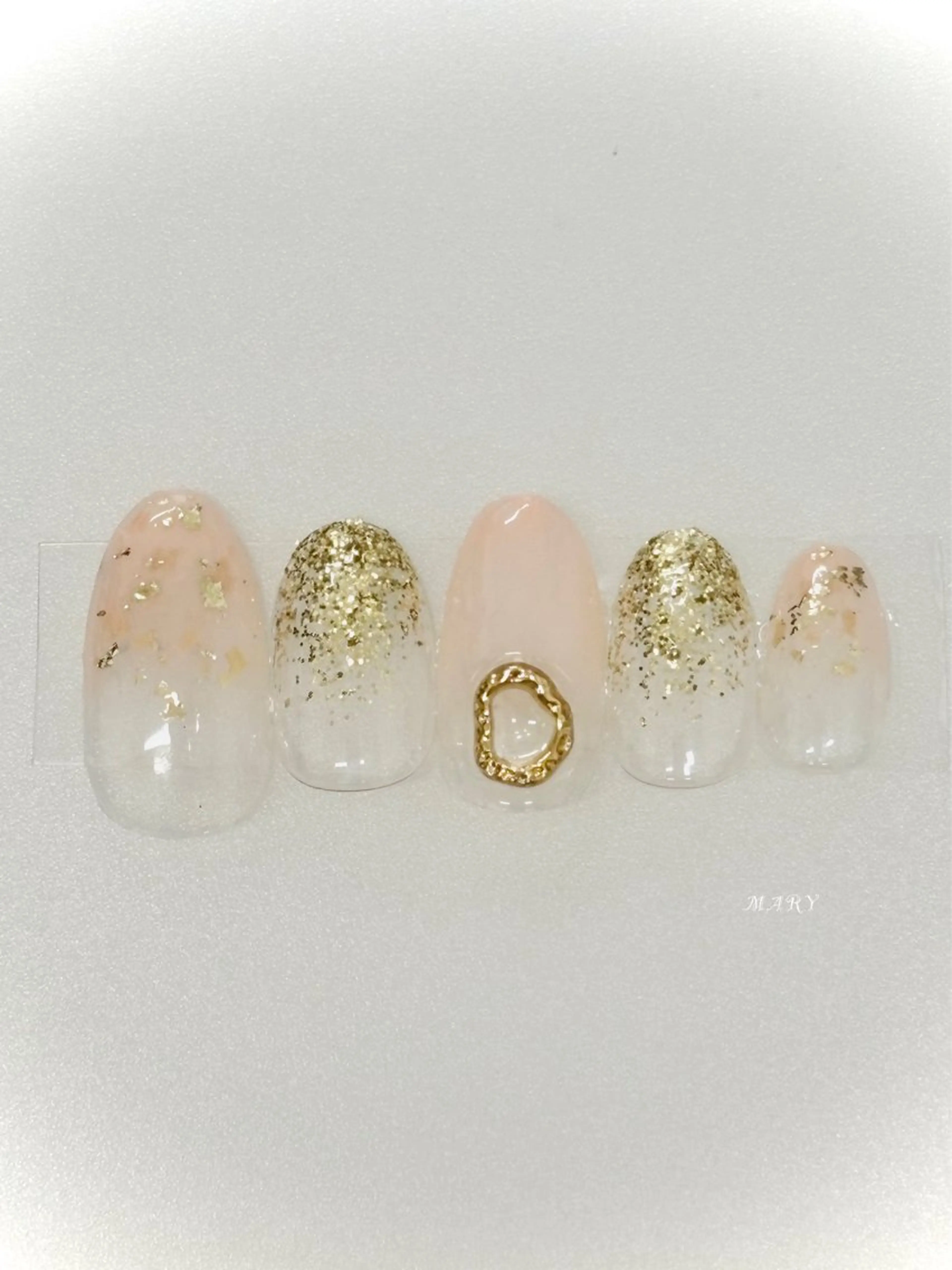 ネイル ニュアンスネイル ワンカラーネイル ホワイト ハンドネイル Mary nail所属・Mary nail .narumiのネイルデザイン