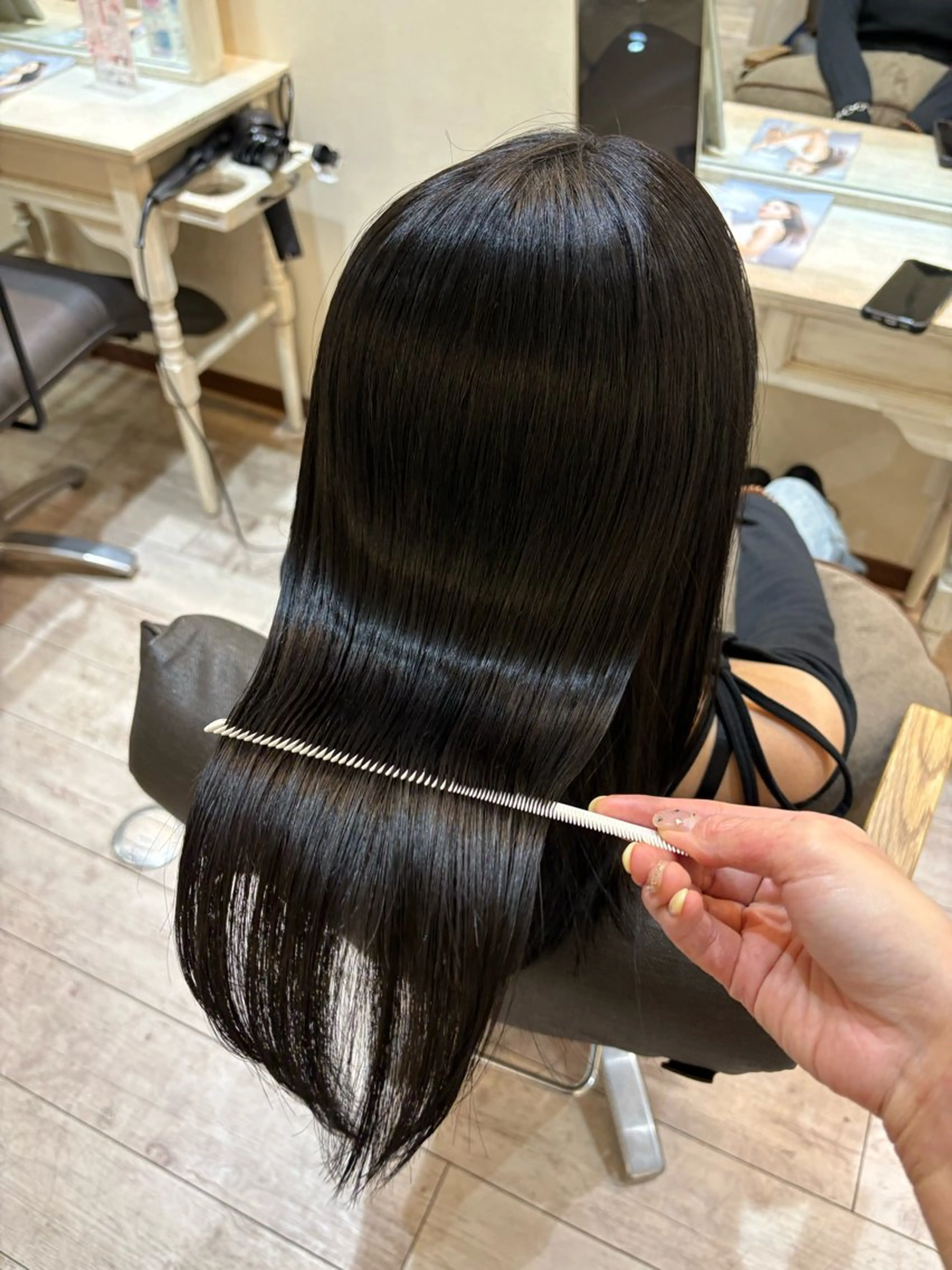 セミロング カラー カット ヘアカラー トリートメント 艶カラー/縮毛矯正/ レイヤー/栄/あやかのヘアスタイル