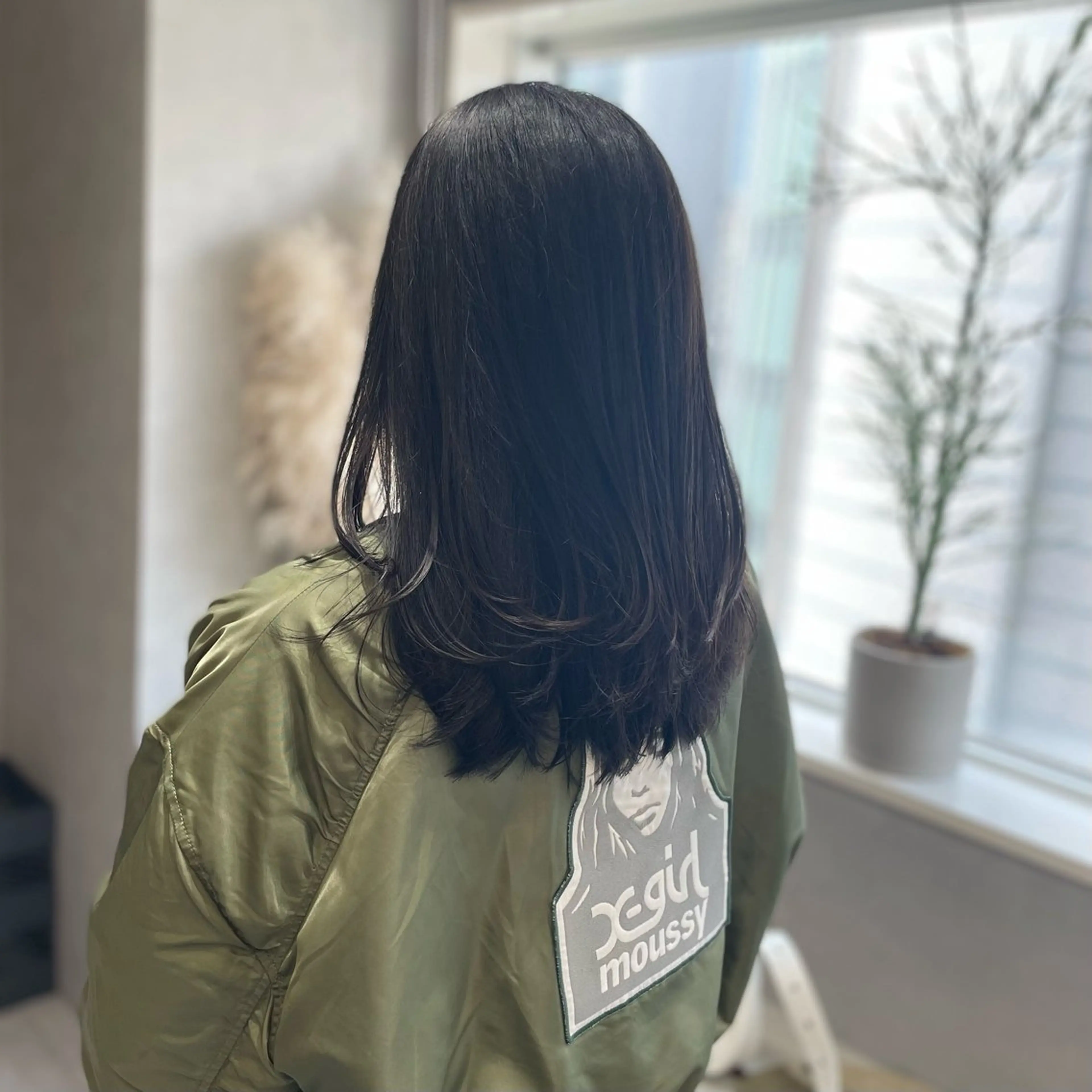 セミロング カラー 黒髪 レイヤーカット カット ヘアカラー Rui/透明感カラー 暖色/レイヤーカットのヘアスタイル