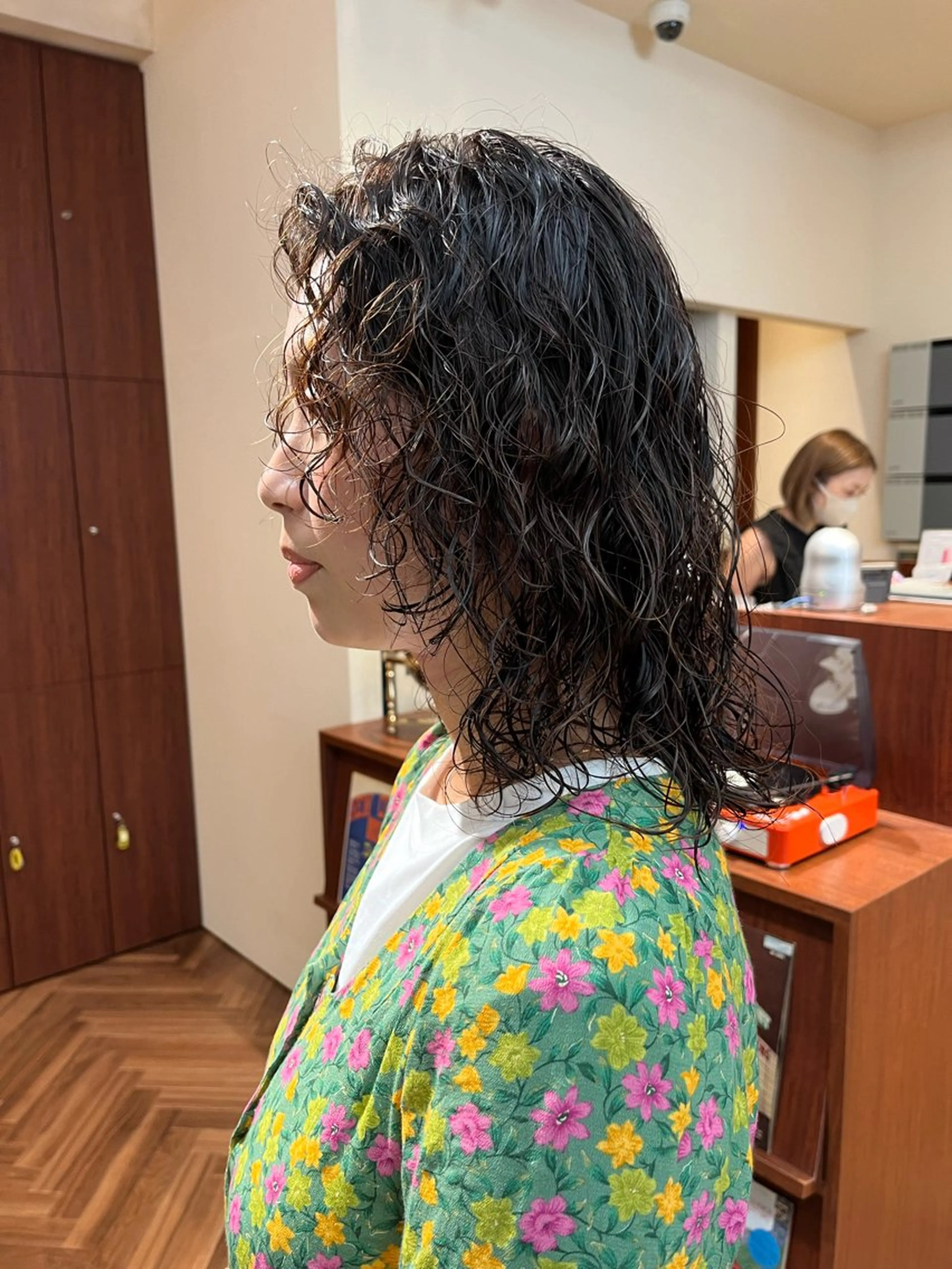 ミディアム パーマ ミディアムパーマ レイヤーカット ボブパーマ/パーマ ウルフパーマのヘアスタイル