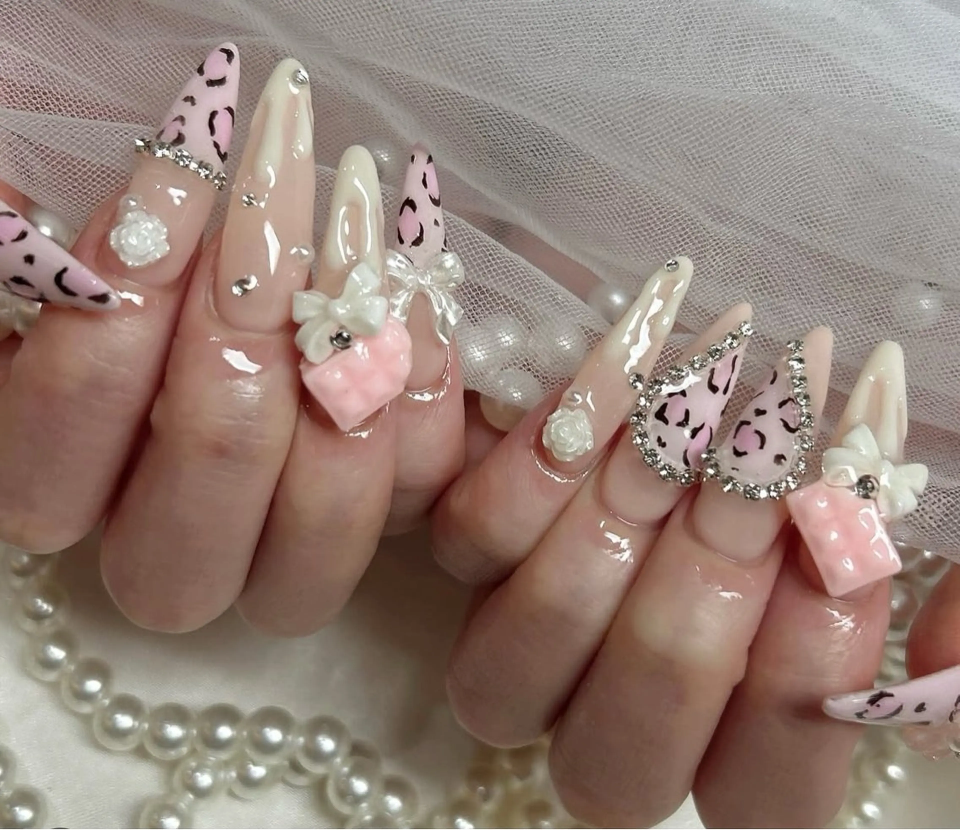 ネイル グラデーション キラキラネイル ワンカラーネイル 冬ネイル Jenn Nail Salonのネイルデザイン