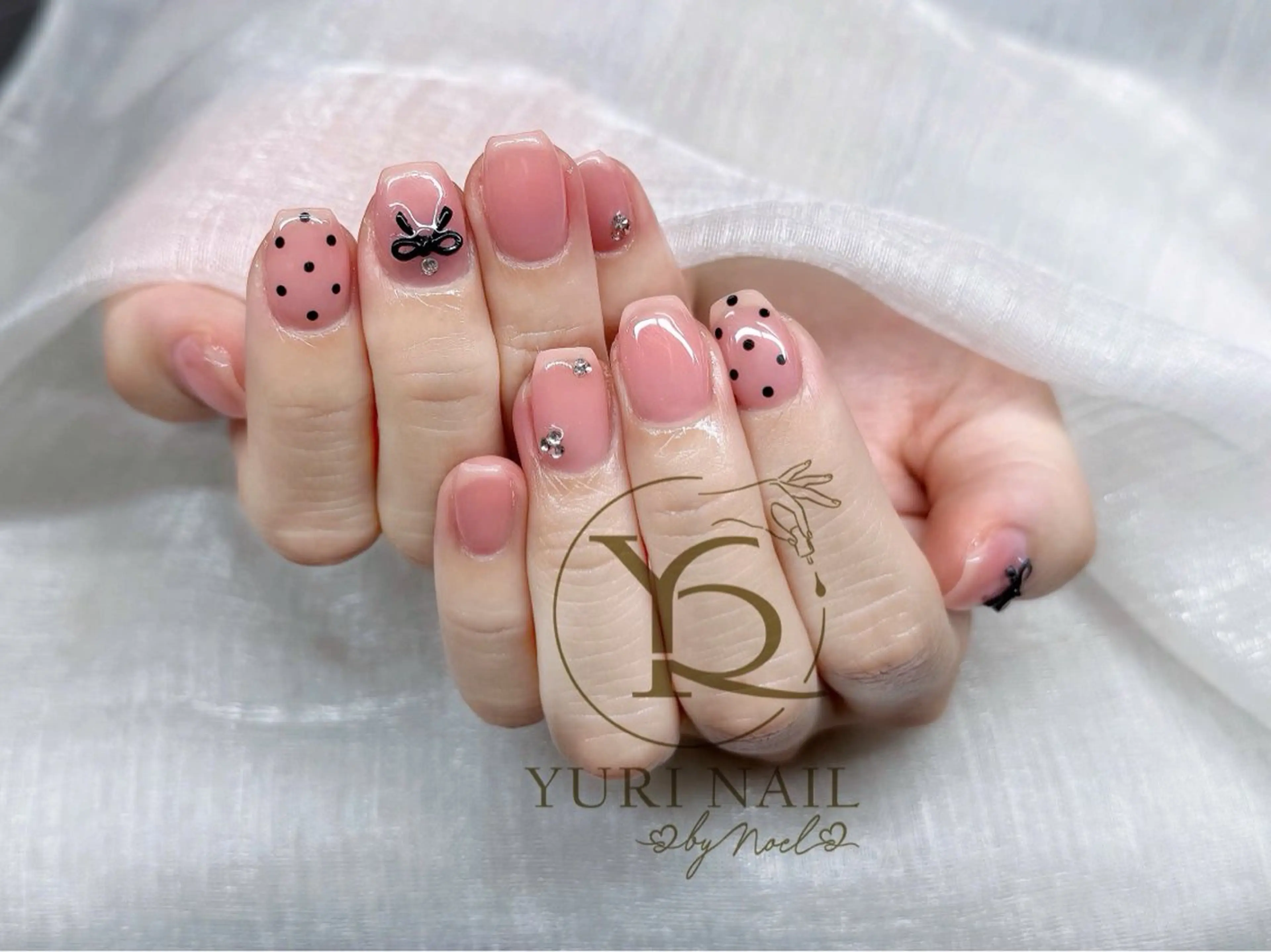 ネイル ハンドネイル フットネイル ハンドケア YURI Nail NARITAのネイルデザイン