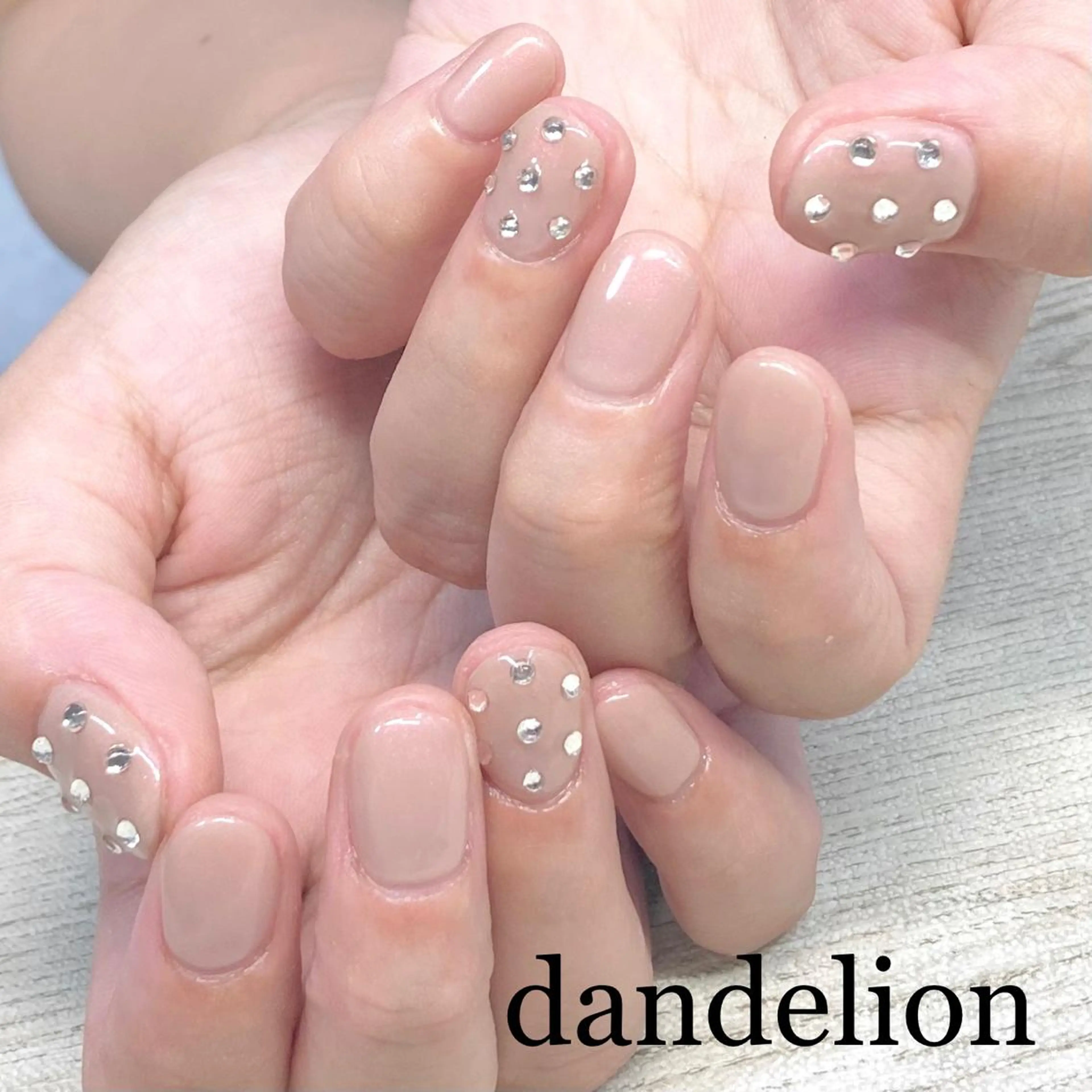 ネイル ハンドネイル ハンドケア dandelion ダンデライオンのネイルデザイン