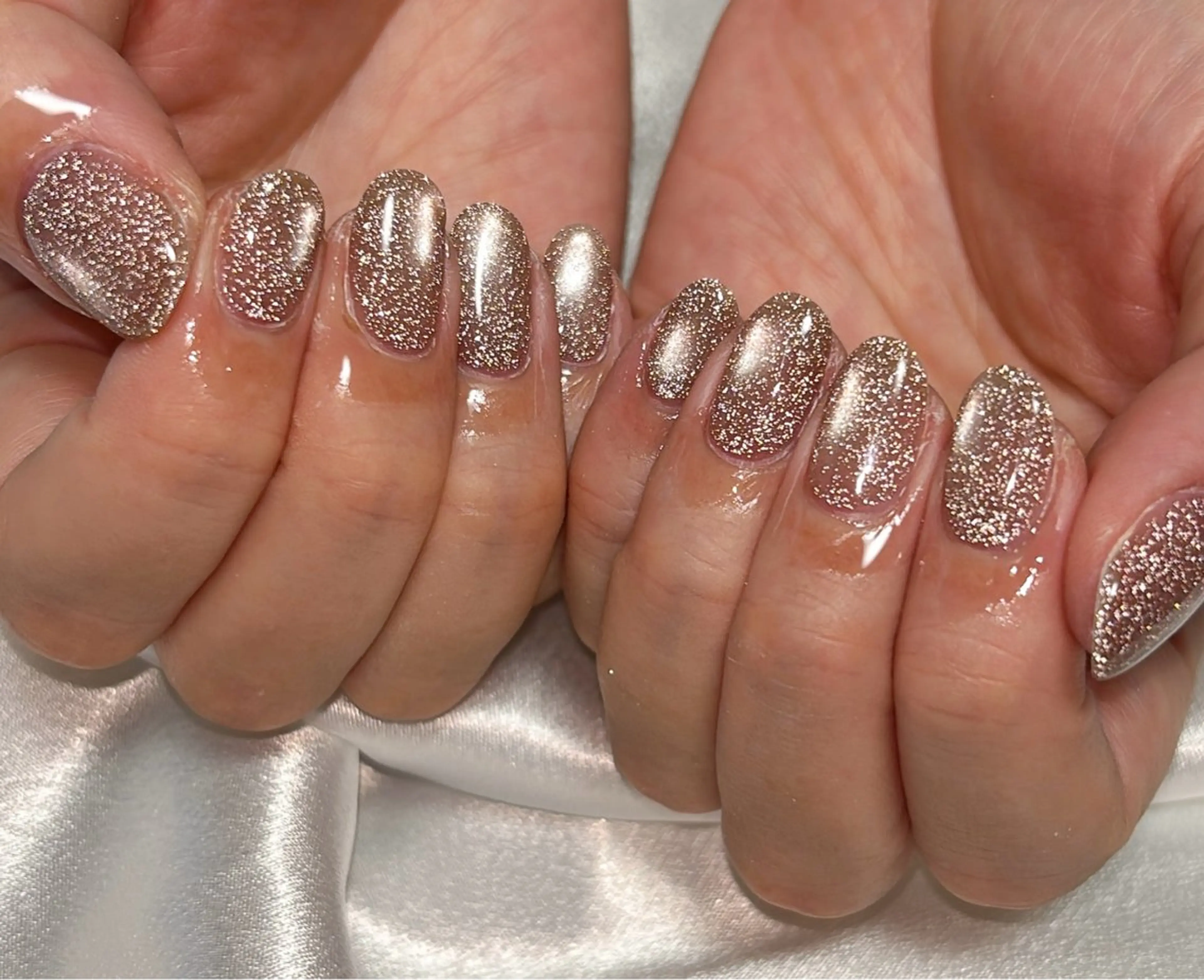 ネイル オーロラネイル 桜ネイル フラッシュネイル フラッシュマグ フラワーネイル ハンドネイル mogunail &blowのネイルデザイン