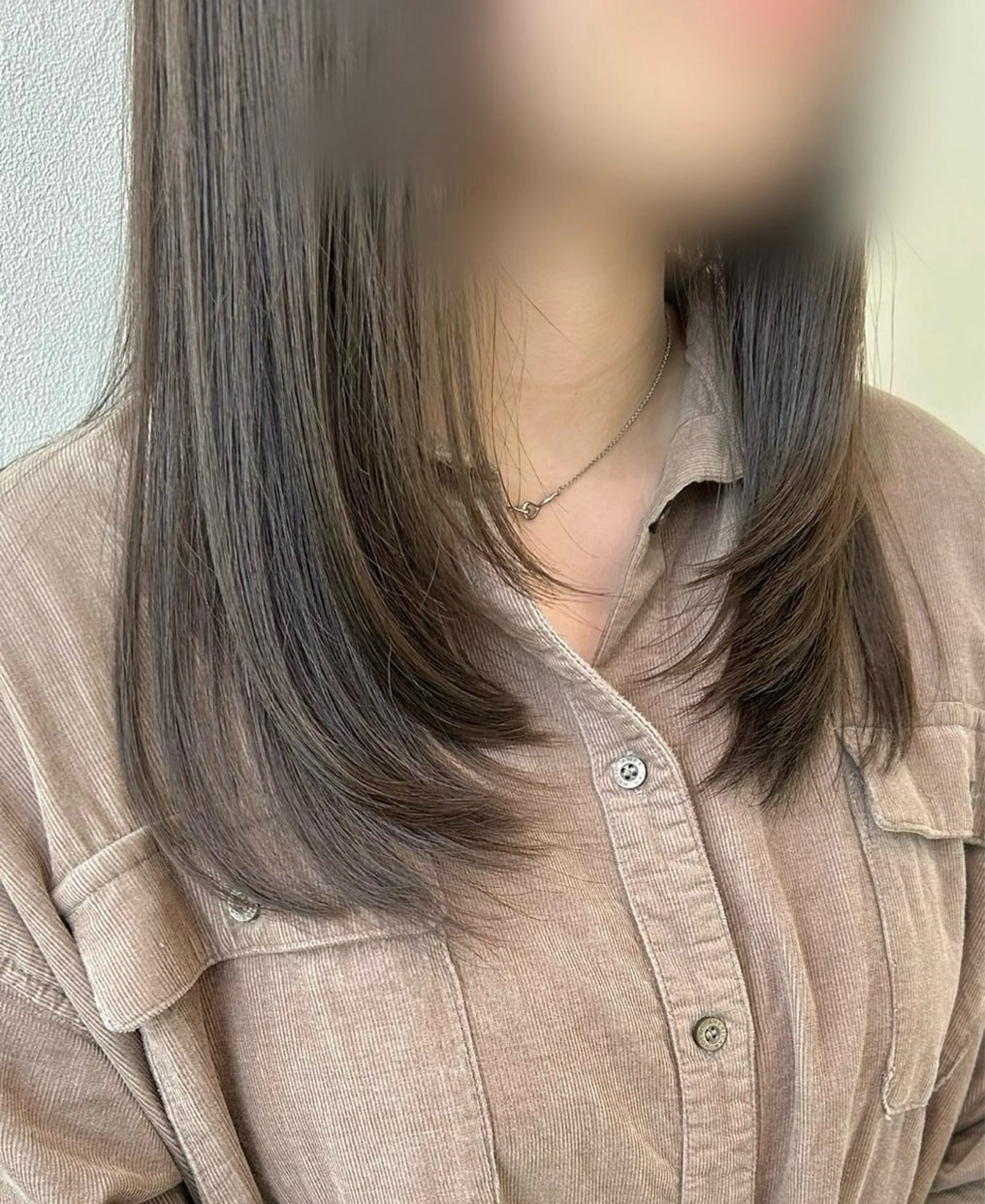 ロング カラー グレージュ オリーブグレージュ オリーブグレー レイヤーカット Eleanor枚方店 店長　飛鳥　薫のヘアスタイル