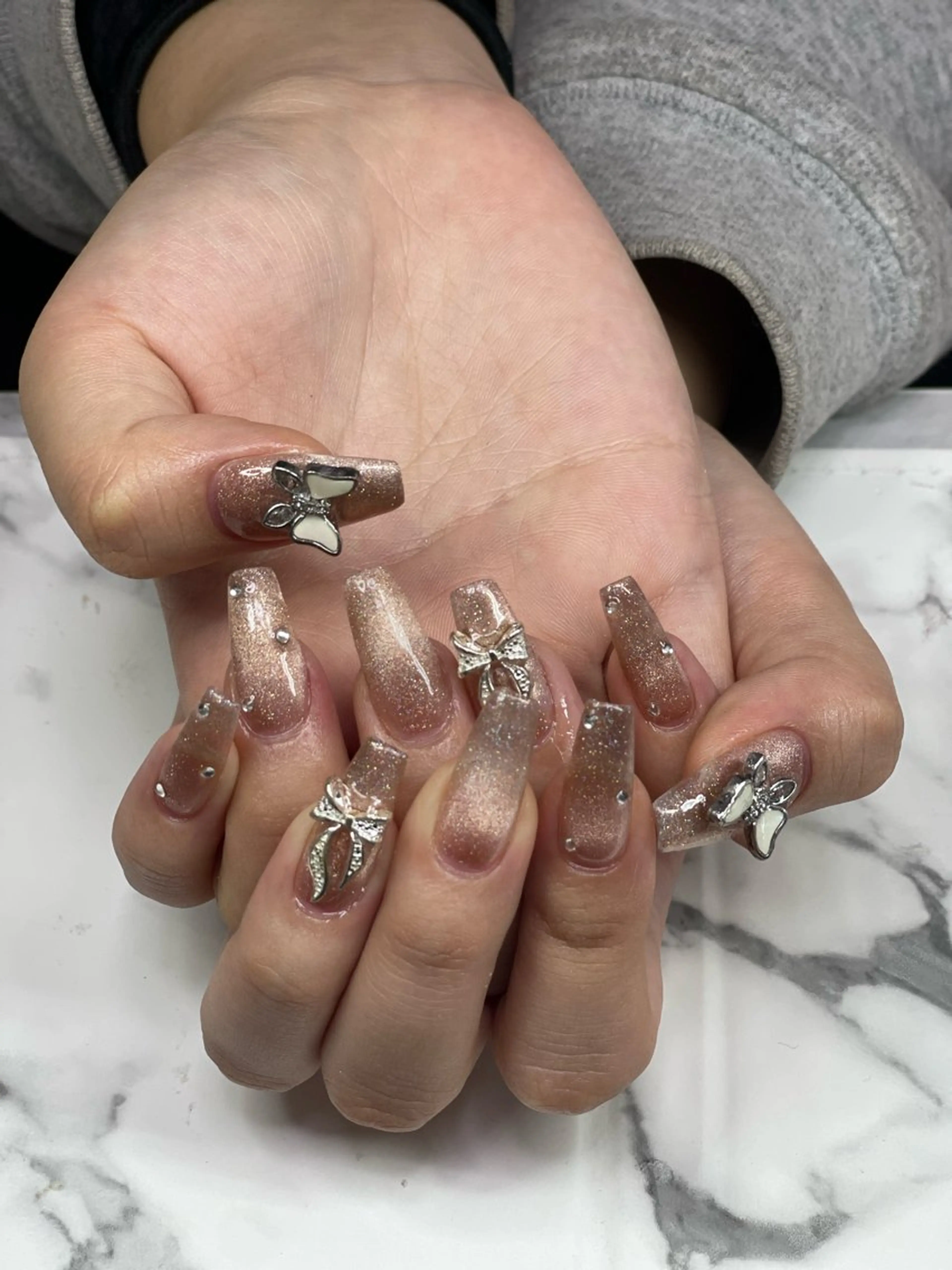 ネイル マグネットネイル RUARI RISAのネイルデザイン