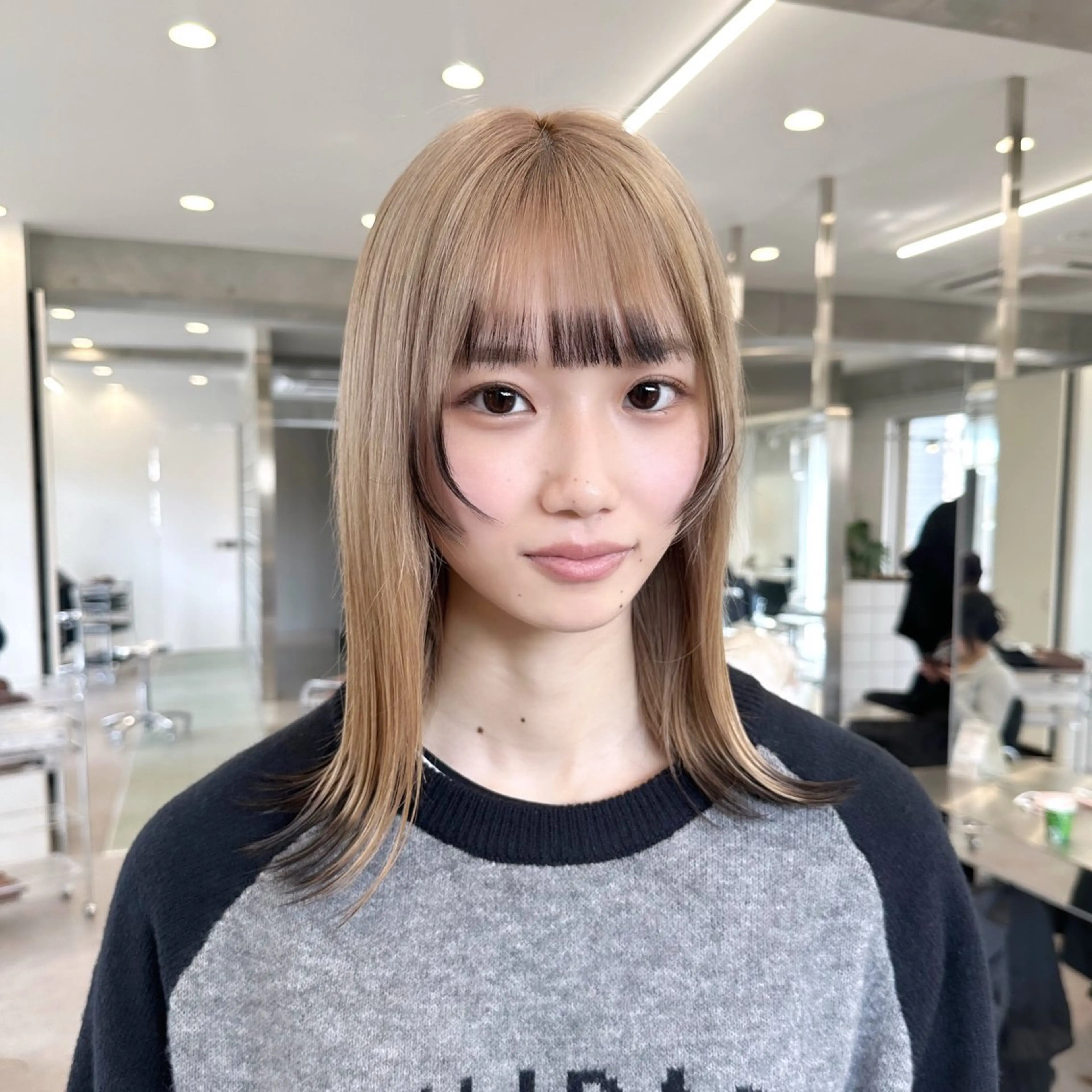 セミロング カラー ヘアアレンジ ブリーチカラー💫 Miku🫶🏻のヘアスタイル