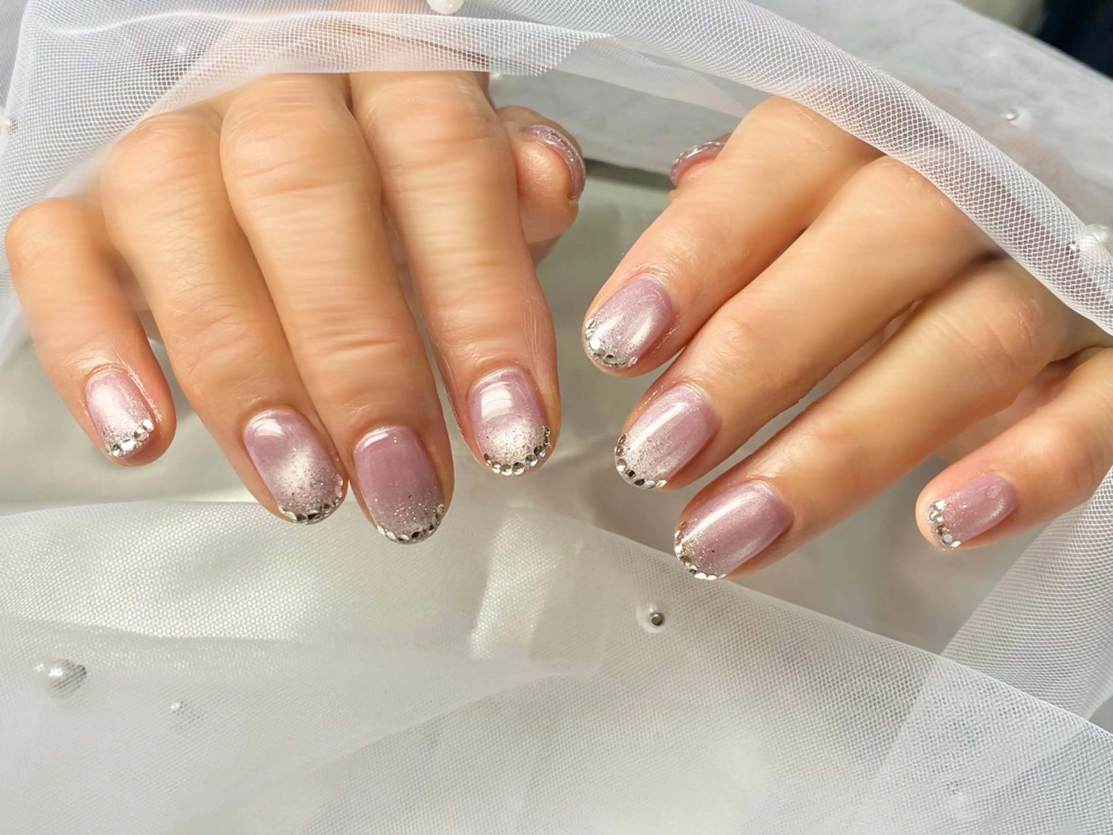 ネイル フラッシュネイル フレンチネイル グラデーション ラメ(グリッター) ラメグラデーション Jebel Beauty Miuの眉毛・アイブロウイメージ