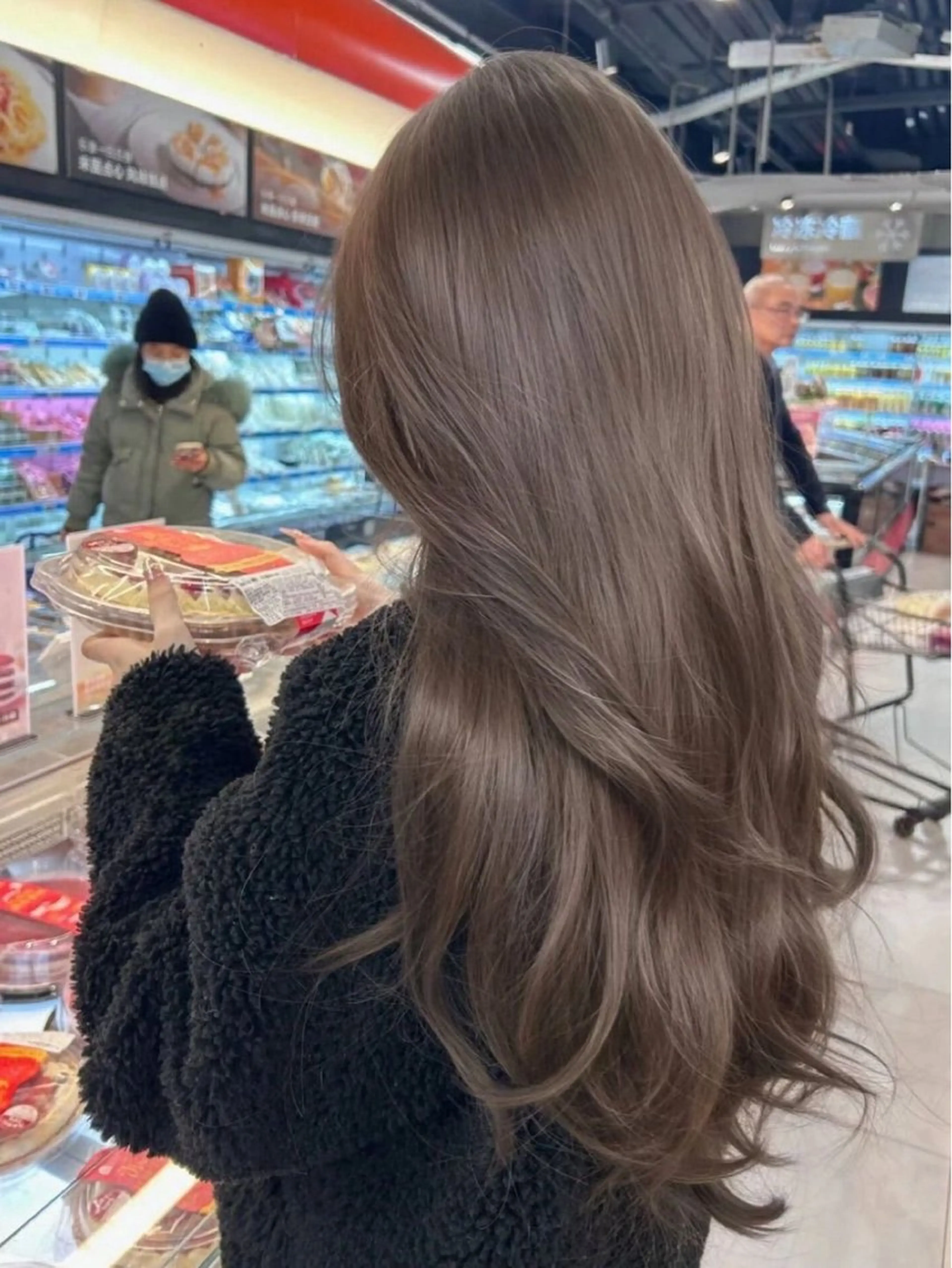 カラー マエダ シオンのヘアスタイル