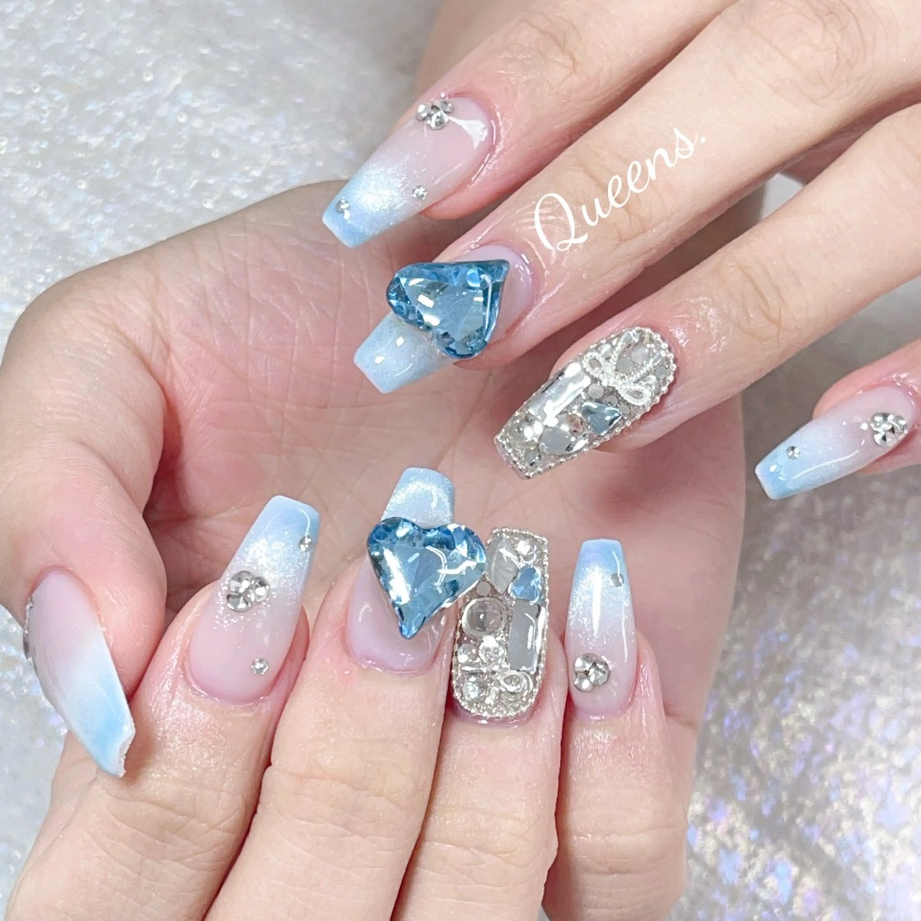 ネイル ハンドネイル Queens ciciのネイルデザイン