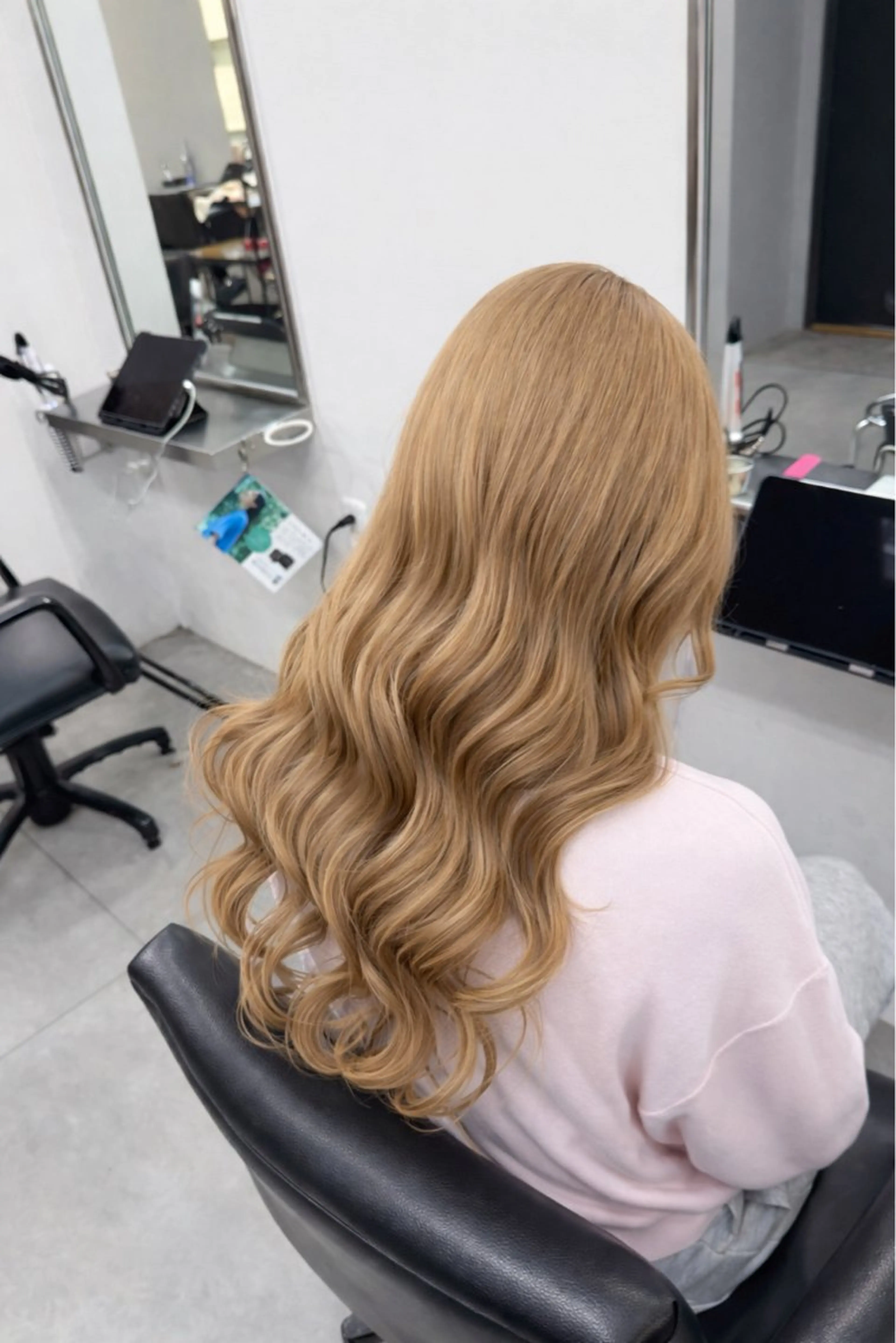 ロング カラー ブリーチ 透明感カラー ハイトーンカラー 蔭山 幸奈のヘアスタイル