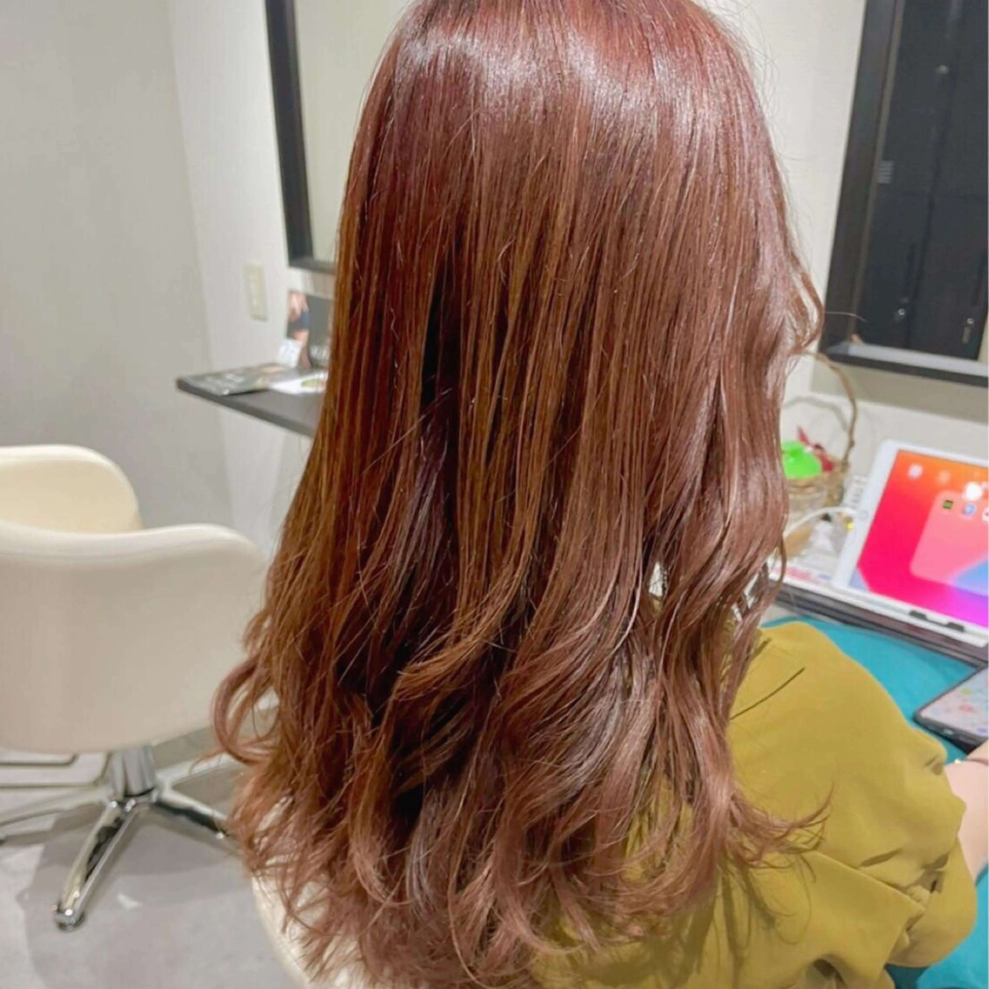 ロング カラー シェアハピ ヤマモトのヘアスタイル