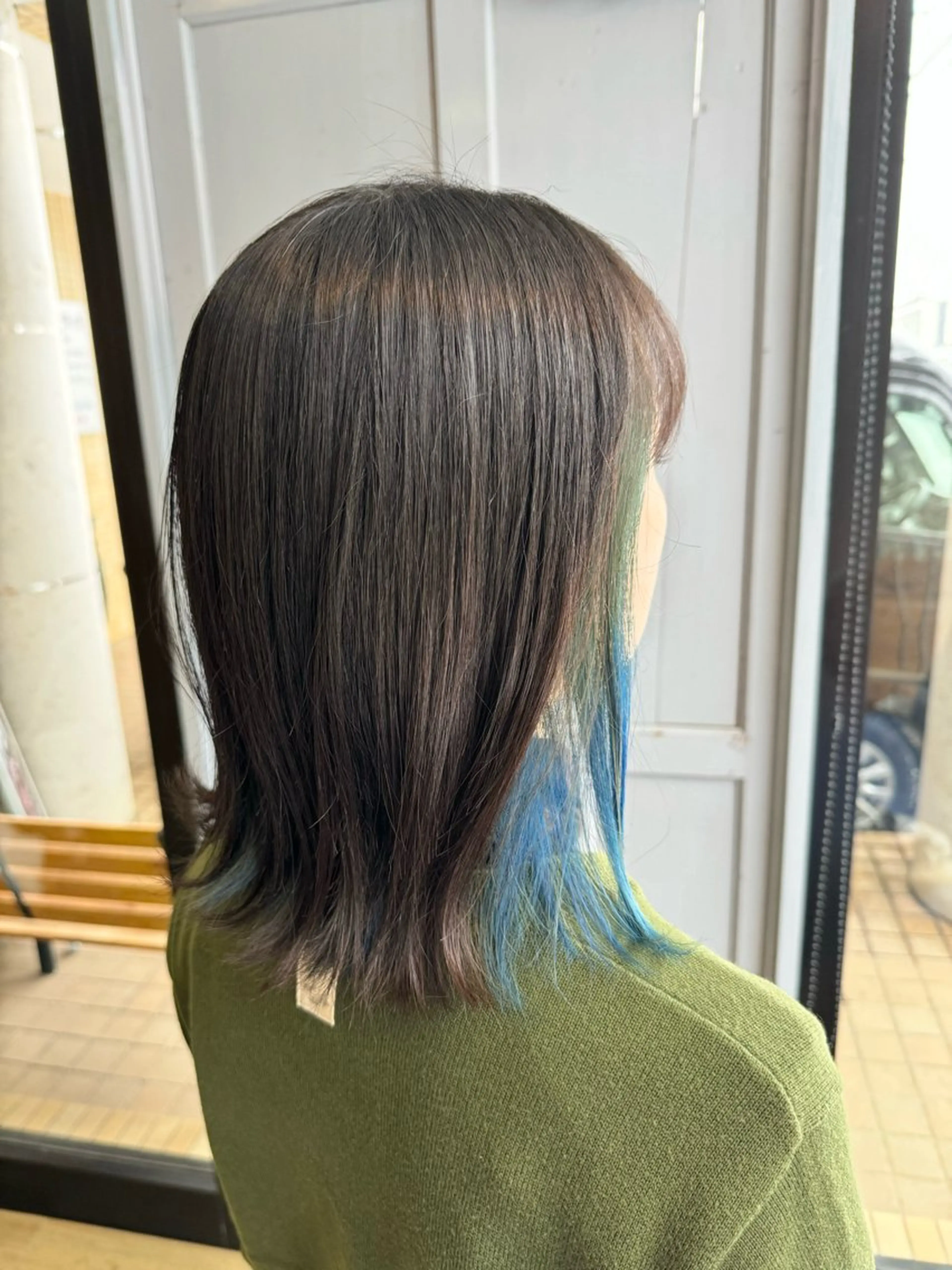 セミロング カラー ブリーチ ブルーカラー グラデーションカラー ヘアカラー トリートメント ツキダテ ユイのヘアスタイル