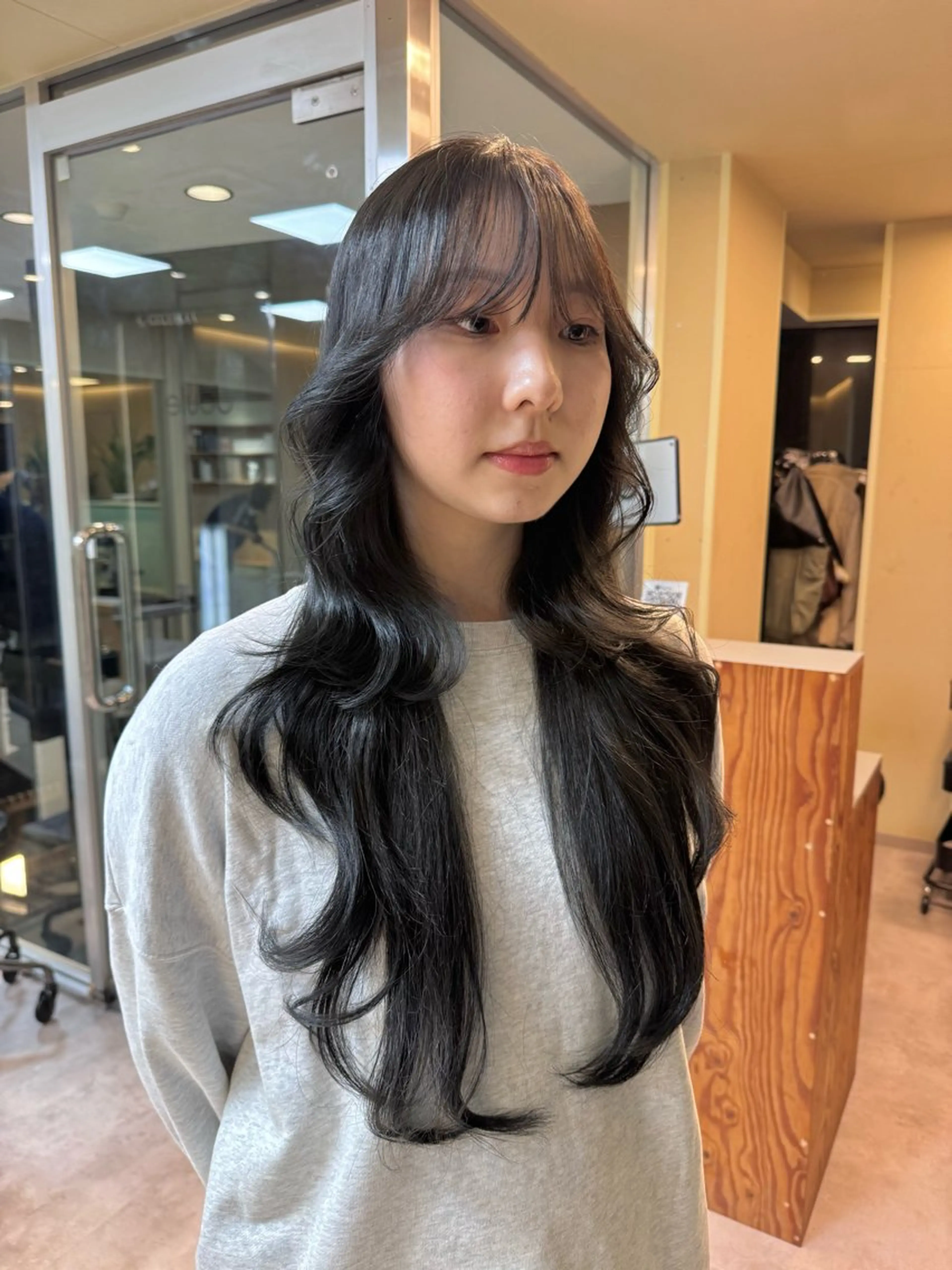 ロング カラー カット ヘアカラー トリートメント ナチュラルに目を惹く デザイン/KOHNOのヘアスタイル