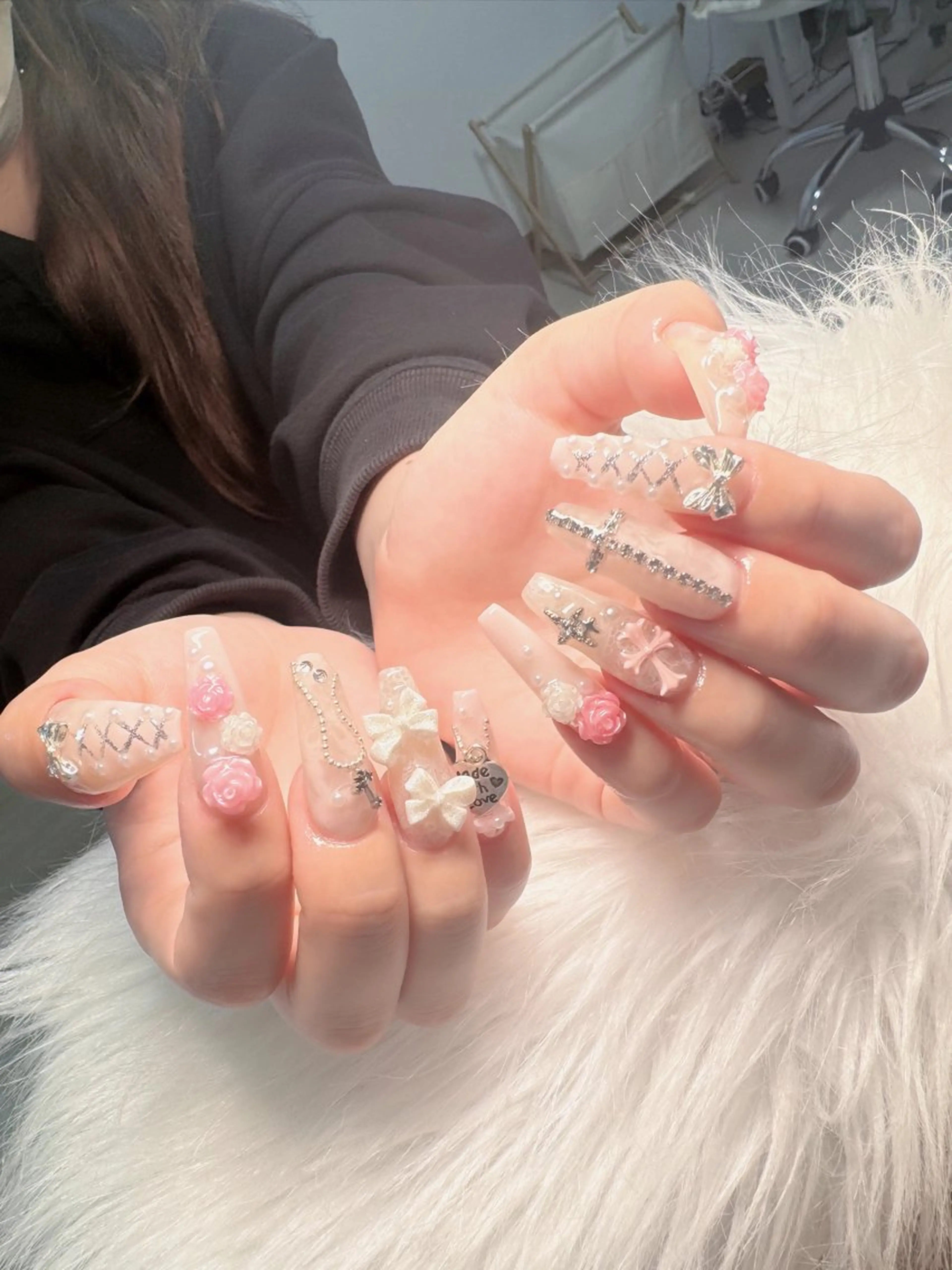 ネイル オーロラネイル フレンチネイル ジェルネイル ハロウィン キラキラネイル H.baby Nail Salonのネイルデザイン