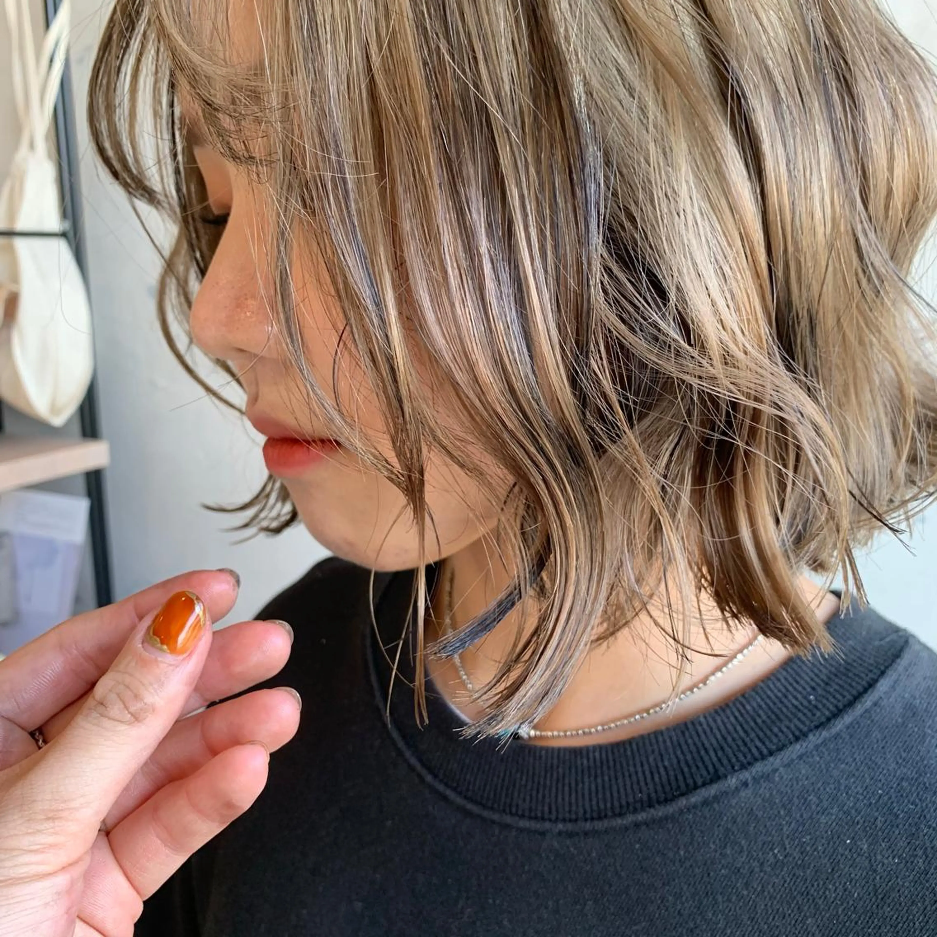 ミディアム 吉村 怜のヘアスタイル