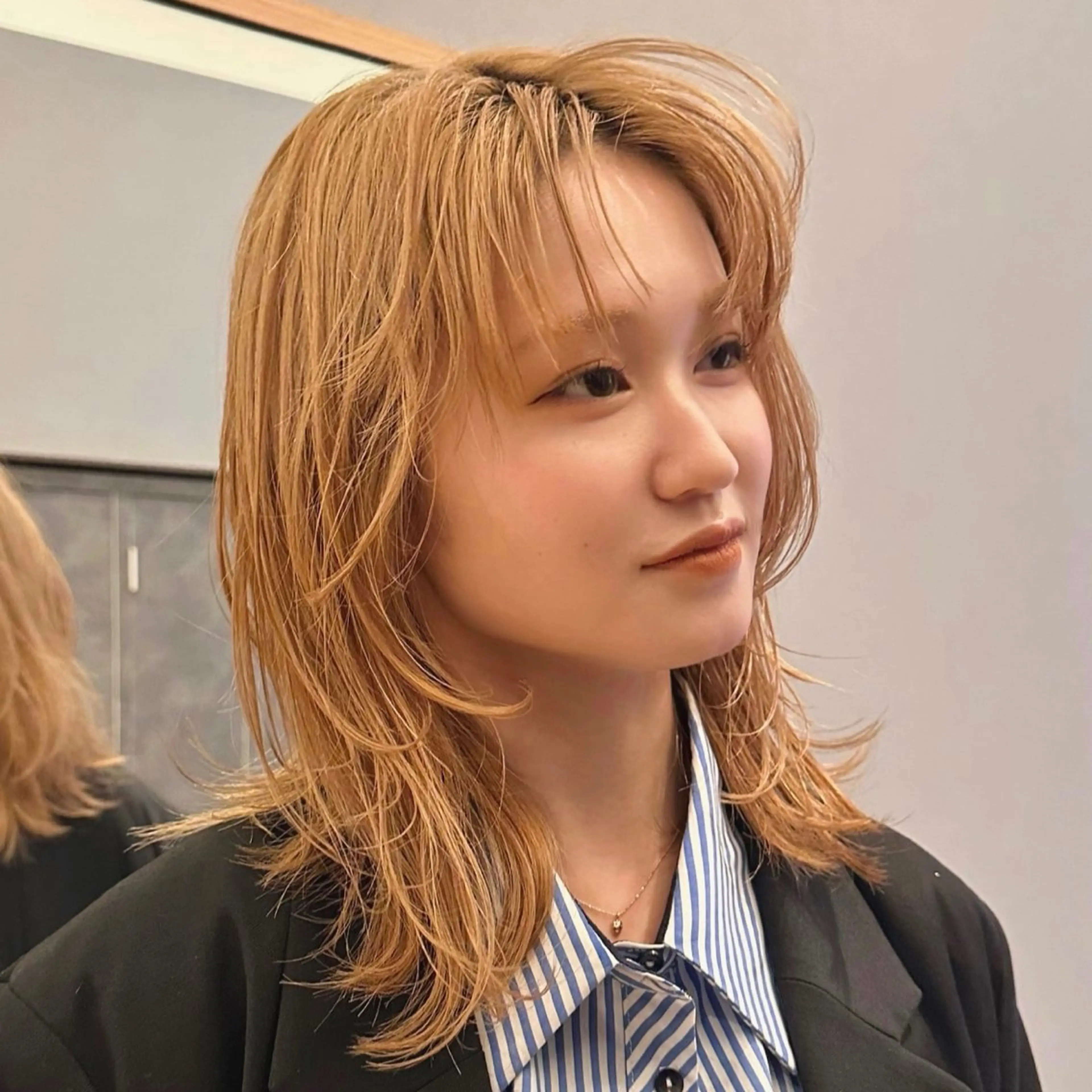 ミディアム 岸本 理希のヘアスタイル