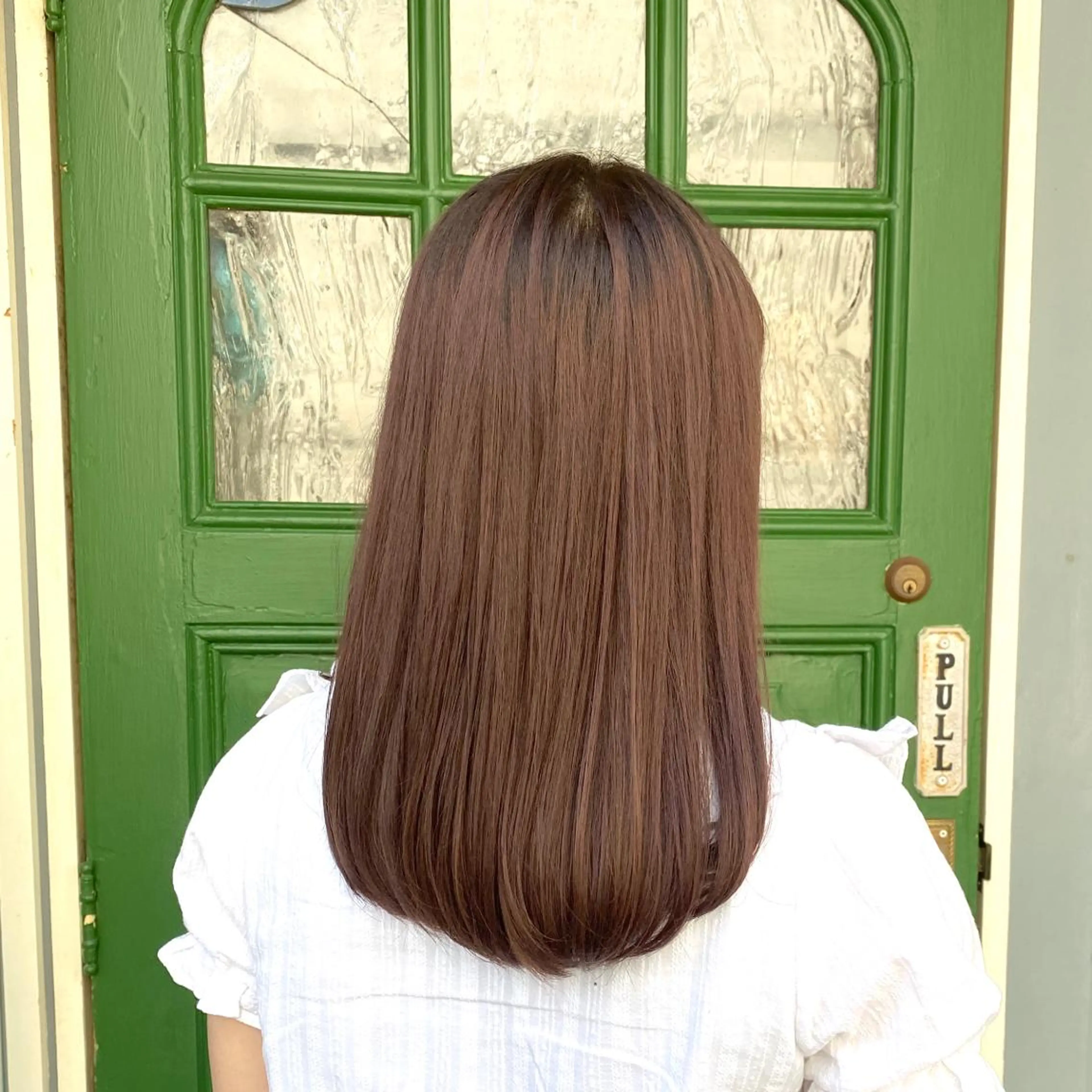 セミロング カラー ブリーチ ブラウンカラー ピンクカラー パープルカラー 縮毛矯正 ヘッドスパ BRITS 渡辺 菜々子のヘアスタイル