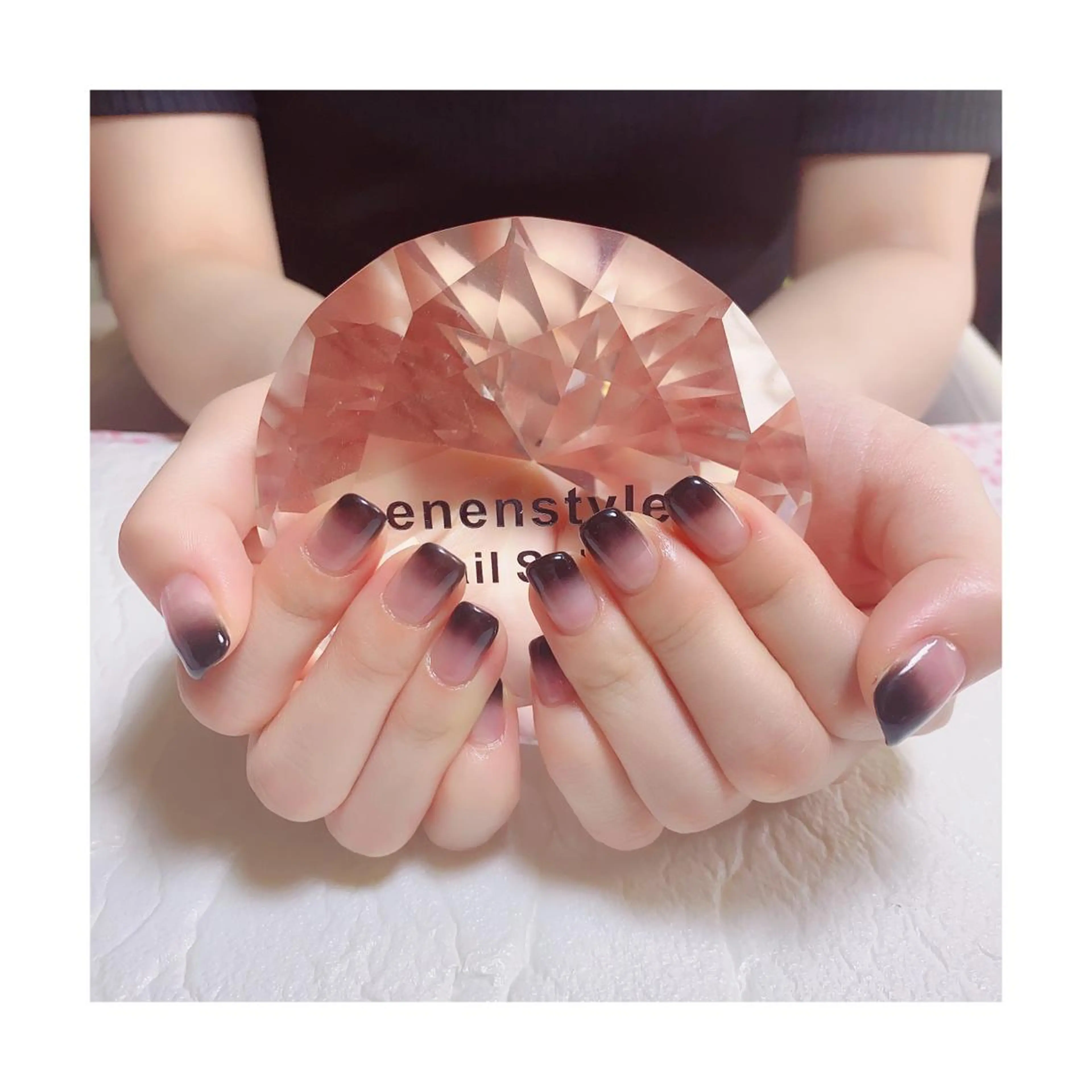 ミディアム ネイル ジェルネイル ニュアンスネイル オフィスネイル ワンカラーネイル パラジェル ハンドネイル 👑enen style👑のネイルデザイン