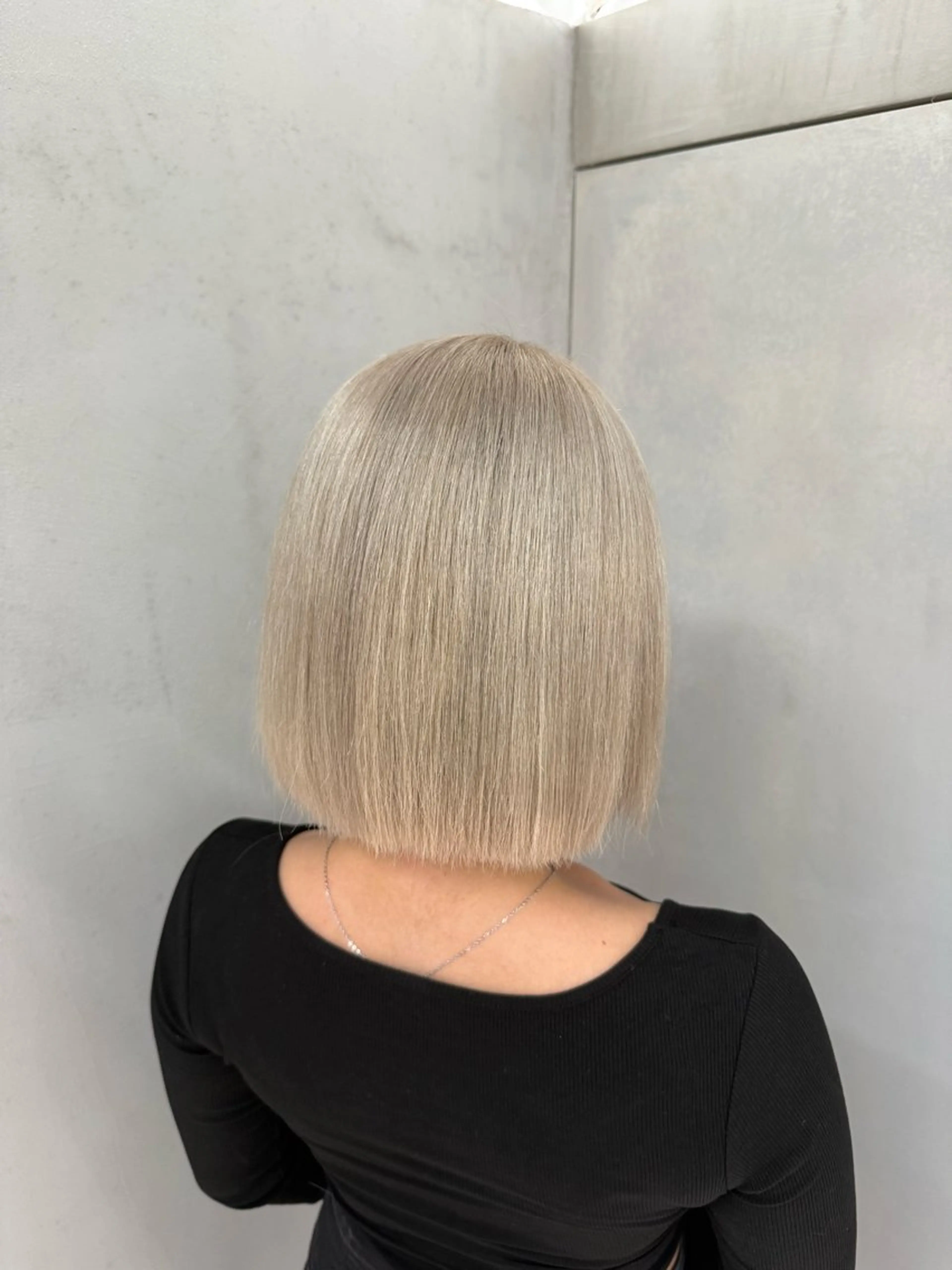 ミディアム カラー ベージュカラー ホワイトベージュ カット ヘアカラー トリートメント 🤍haruna 🤍SUIのヘアスタイル