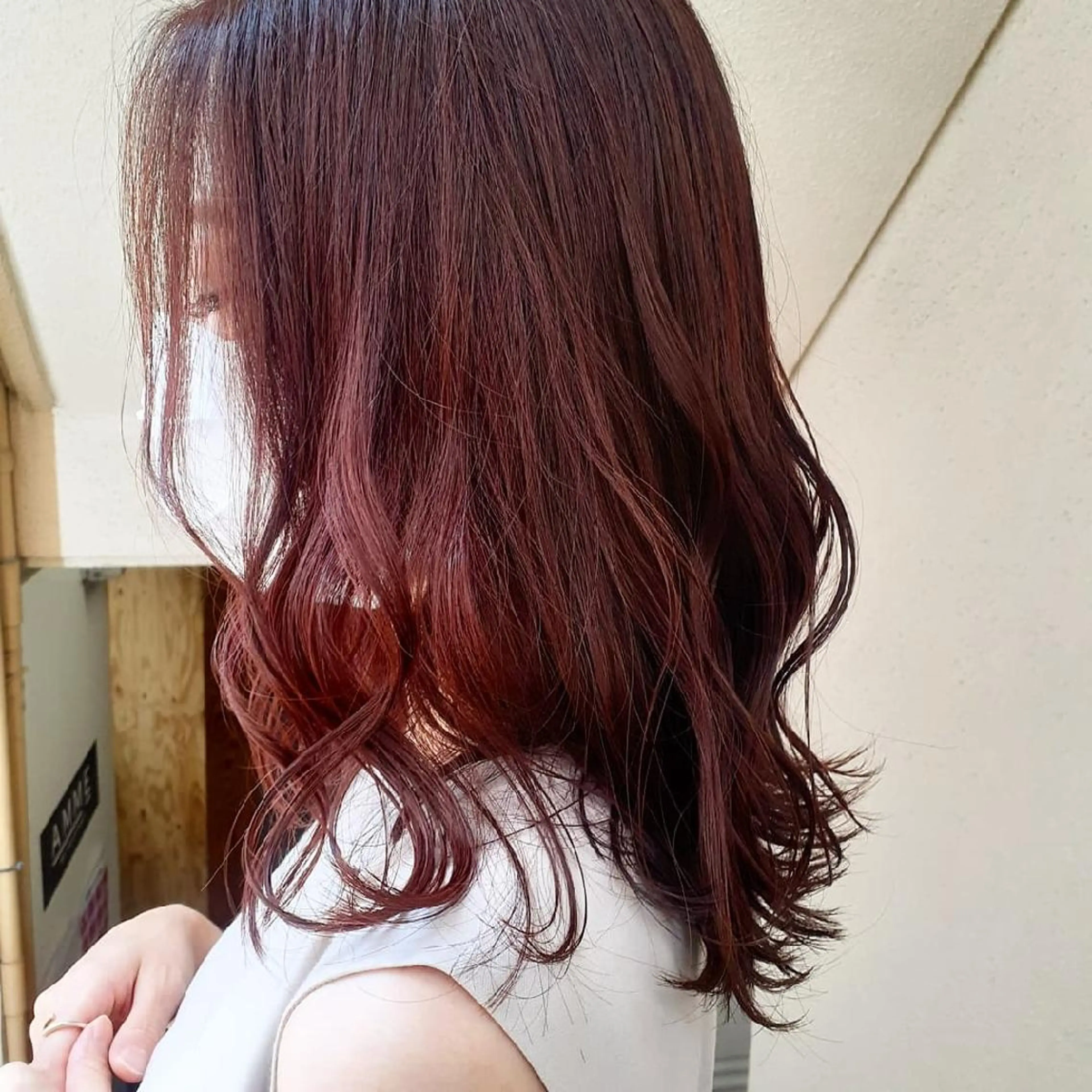 ミディアム カラー ブリーチ ブリーチなしカラー レッドカラー バイオレットカラー カット ヘアカラー トリートメント 🔳髪質改善🔳 岡本陽のヘアスタイル