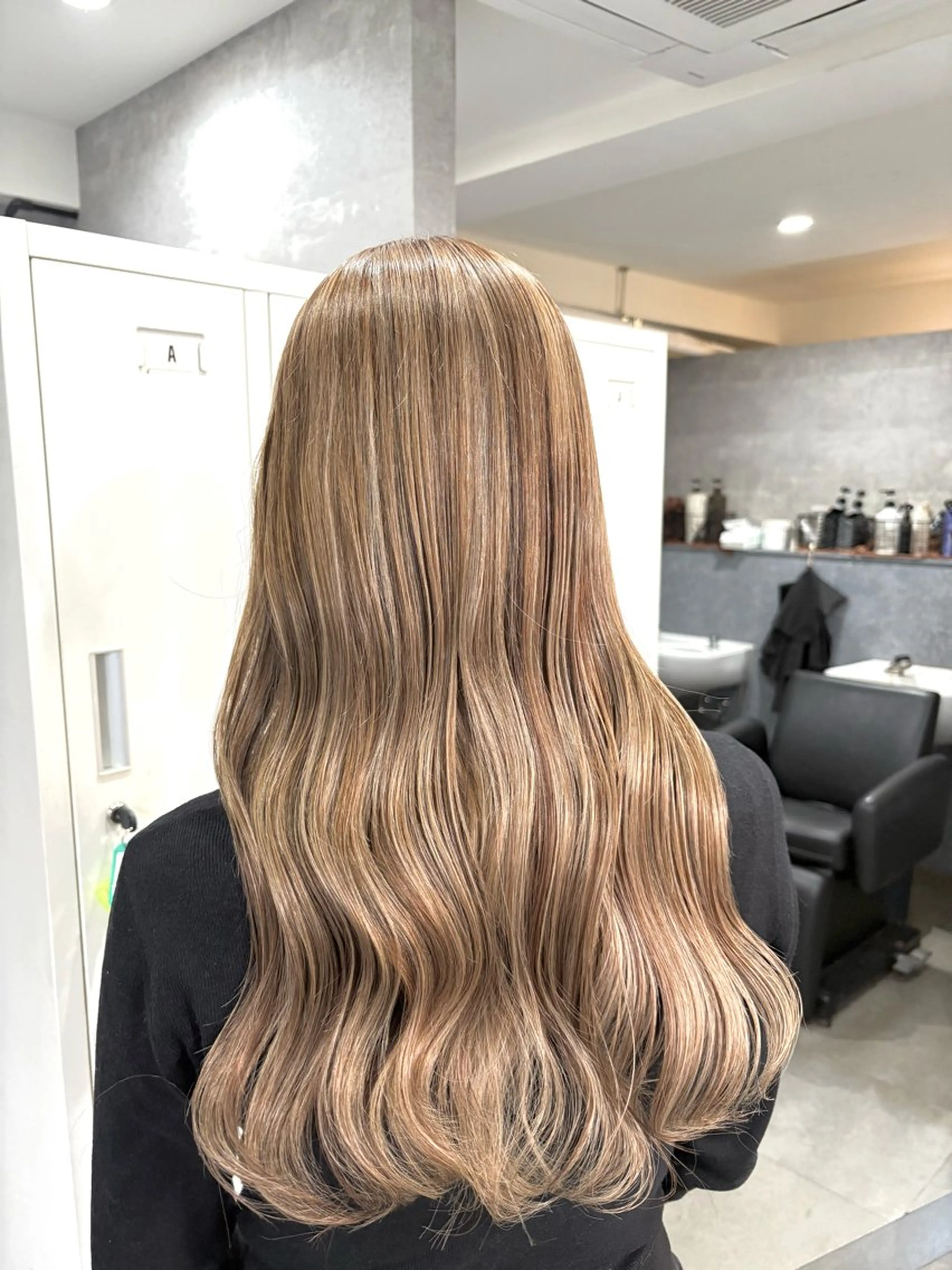 ロング ヘアカラー 🎀難波美容室🎀 HIKARIのヘアスタイル