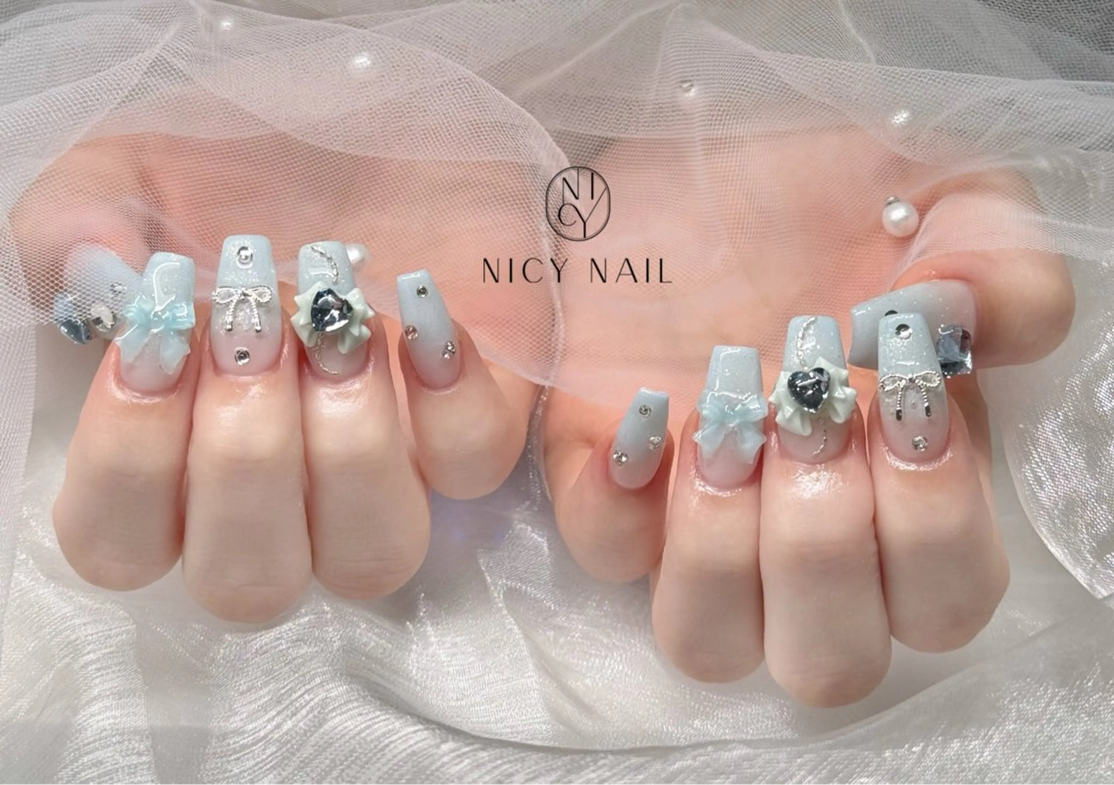 ネイル アートネイル オーロラネイル ブルー チークネイル フットネイル ハンドネイル Anna_ Nicy Nailのネイルデザイン