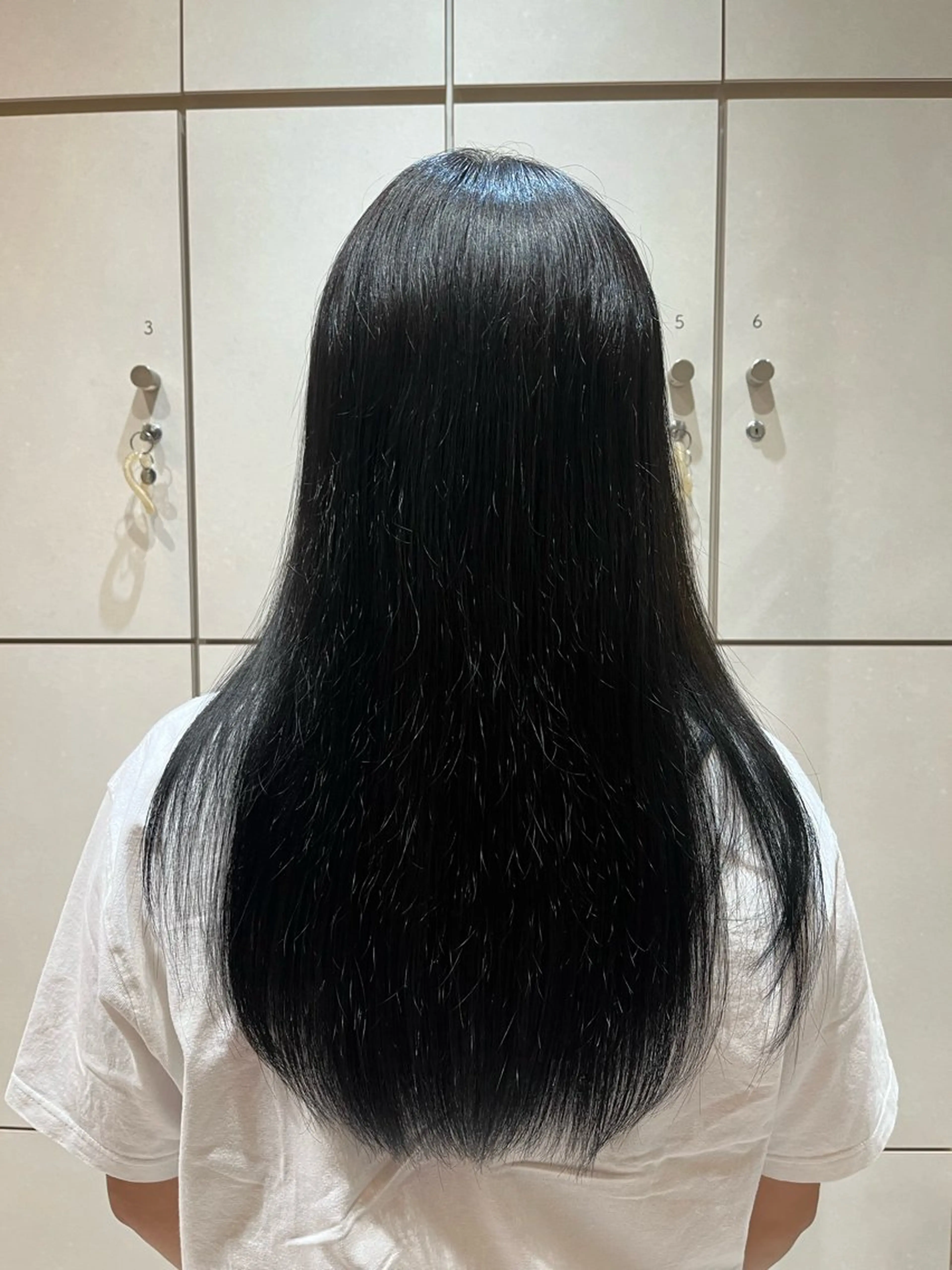 ロング カラー 黒髪 ブルーカラー ブルーブラック らいむ/ レイヤー/パーマのヘアスタイル