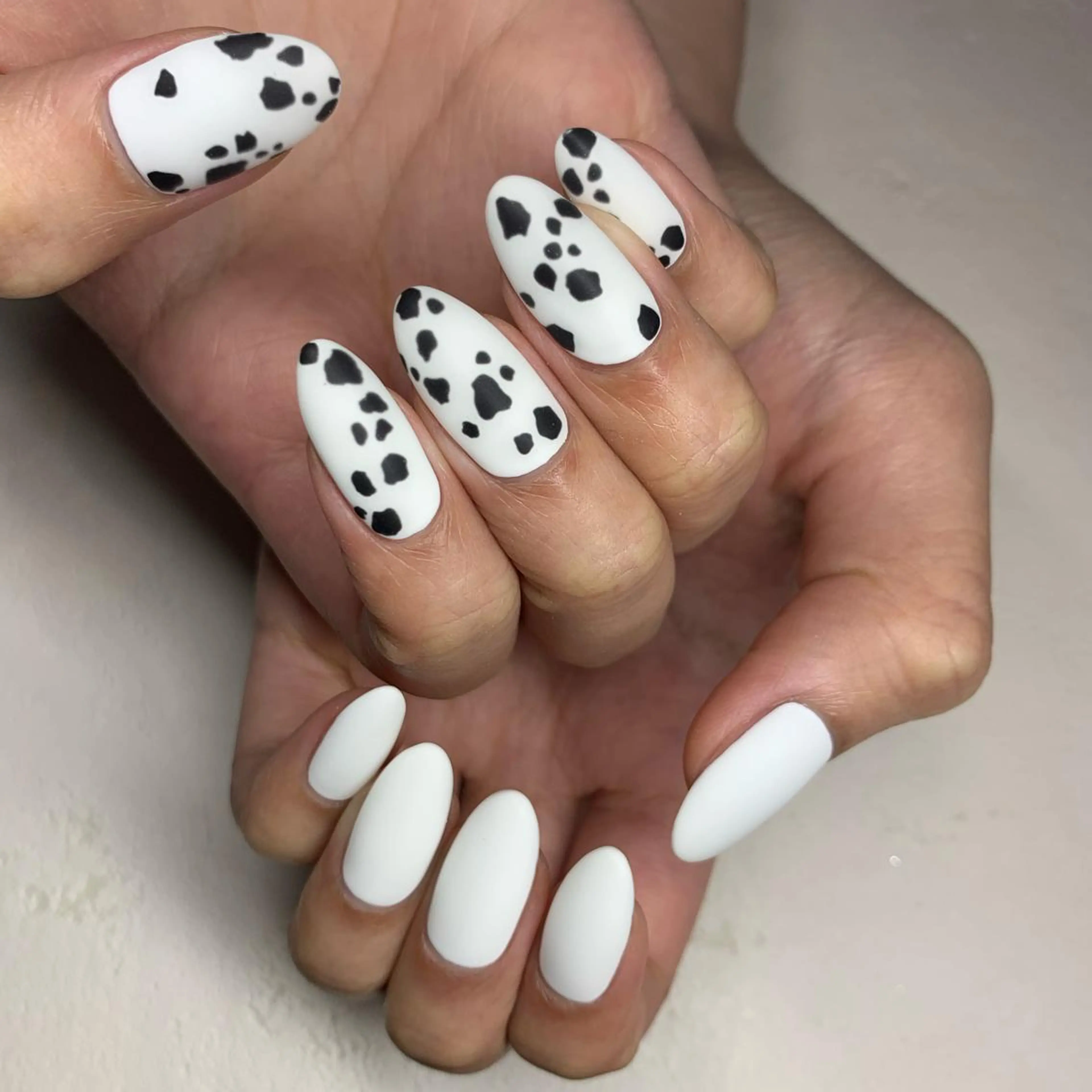 ネイル 里見 麗のネイルデザイン