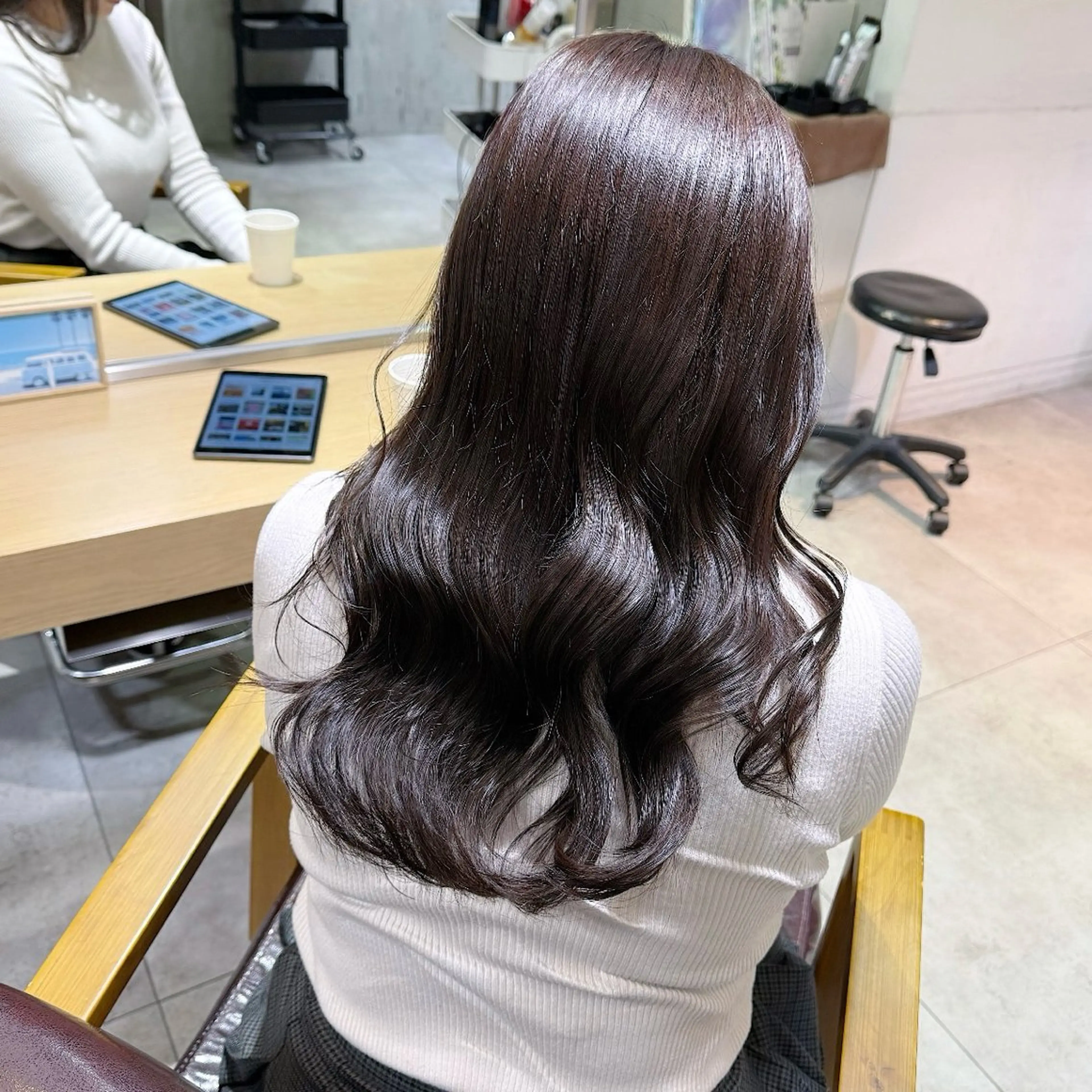 セミロング カラー ♡🌚垢抜け艶カラー Shiori🌝♡のヘアスタイル