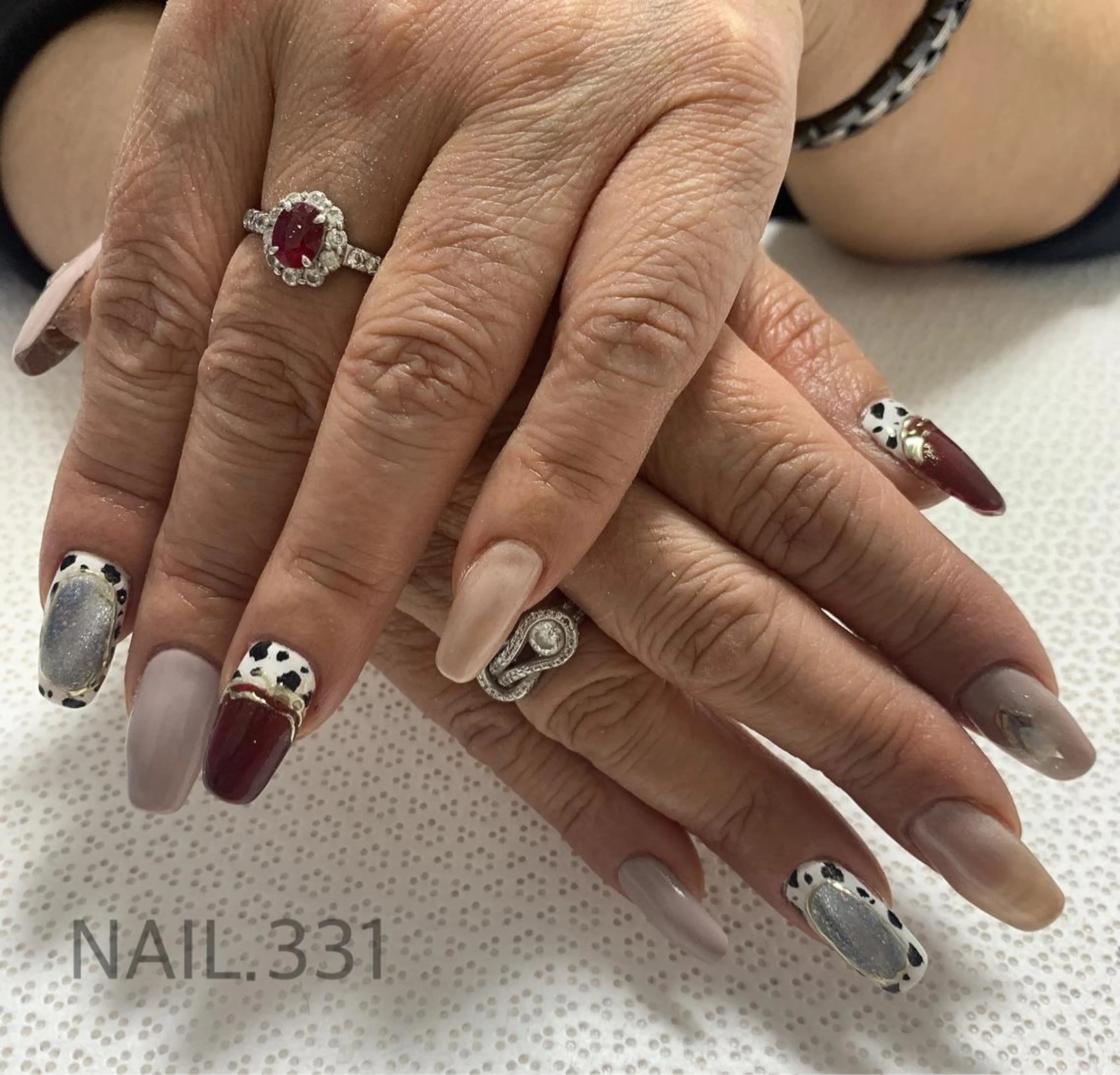 ネイル ニュアンスネイル Nail 331のネイルデザイン