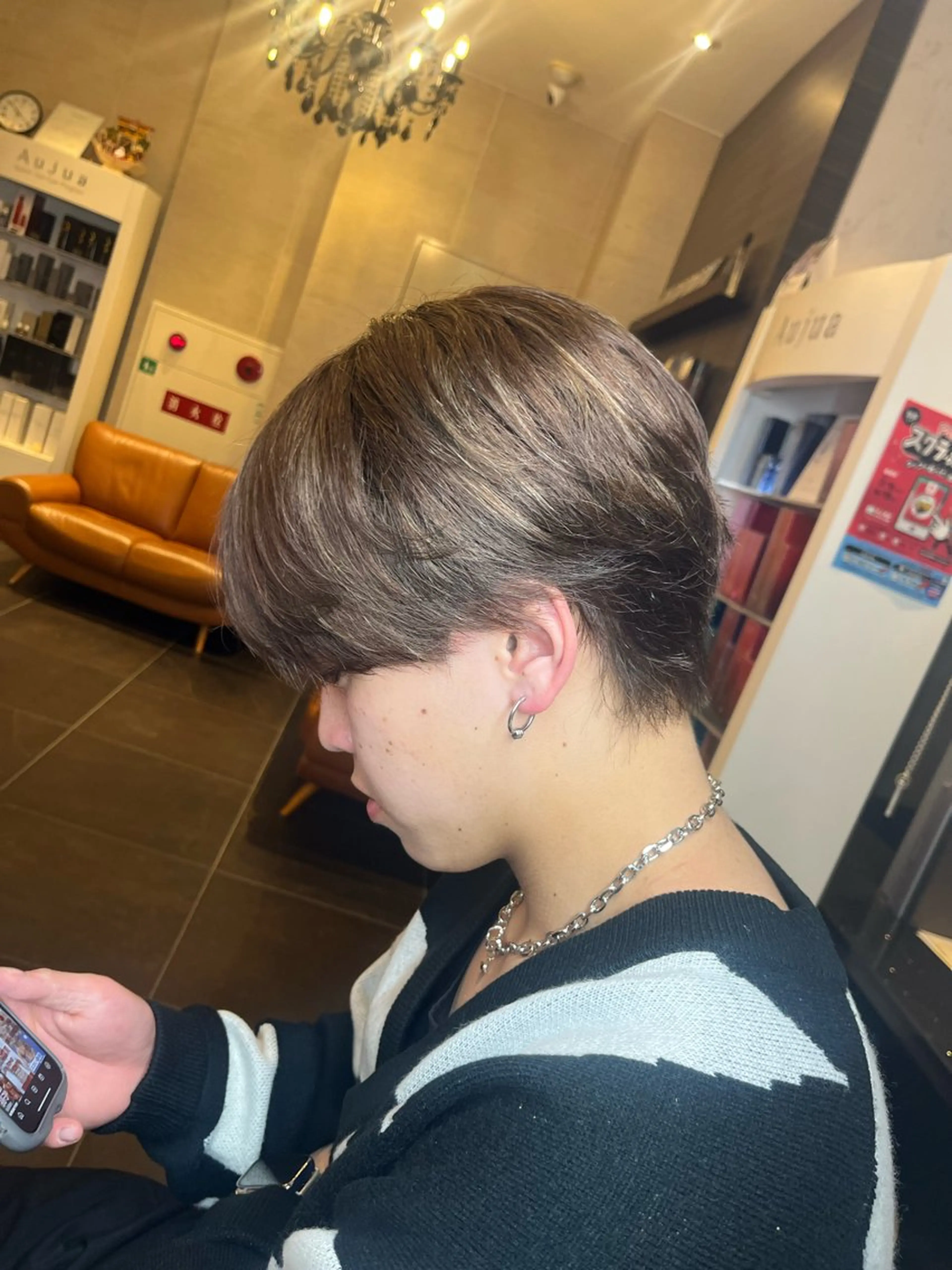 カラー アッシュ アッシュブラウン ブラウンカラー 透明感カラー ハイライトカラー 透明感カラー✨🩵 韓国ヘアkanatoのヘアスタイル