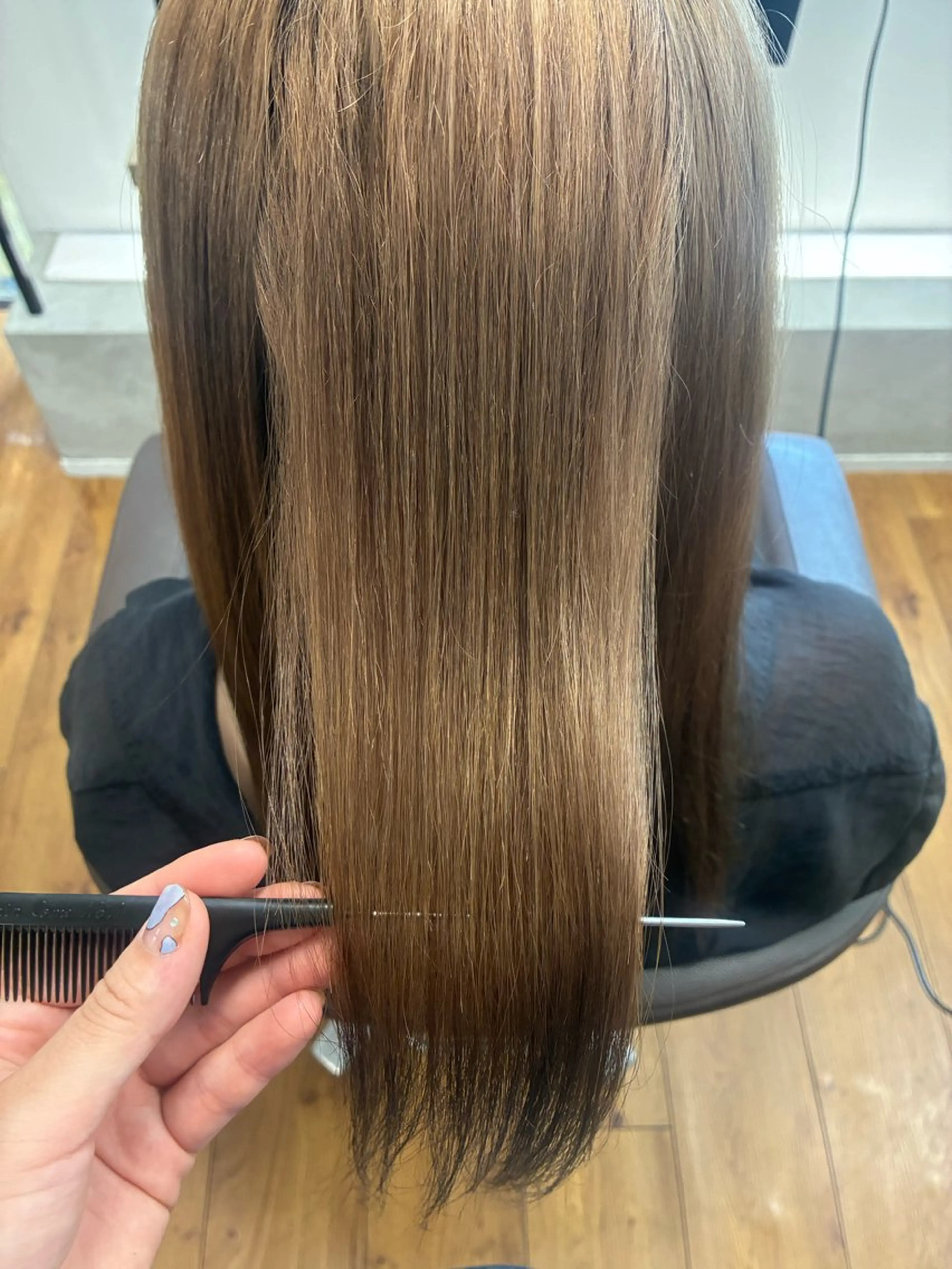 カラー ブリーチ ヘアカラー 石川 菜月のマツエク・マツパデザイン