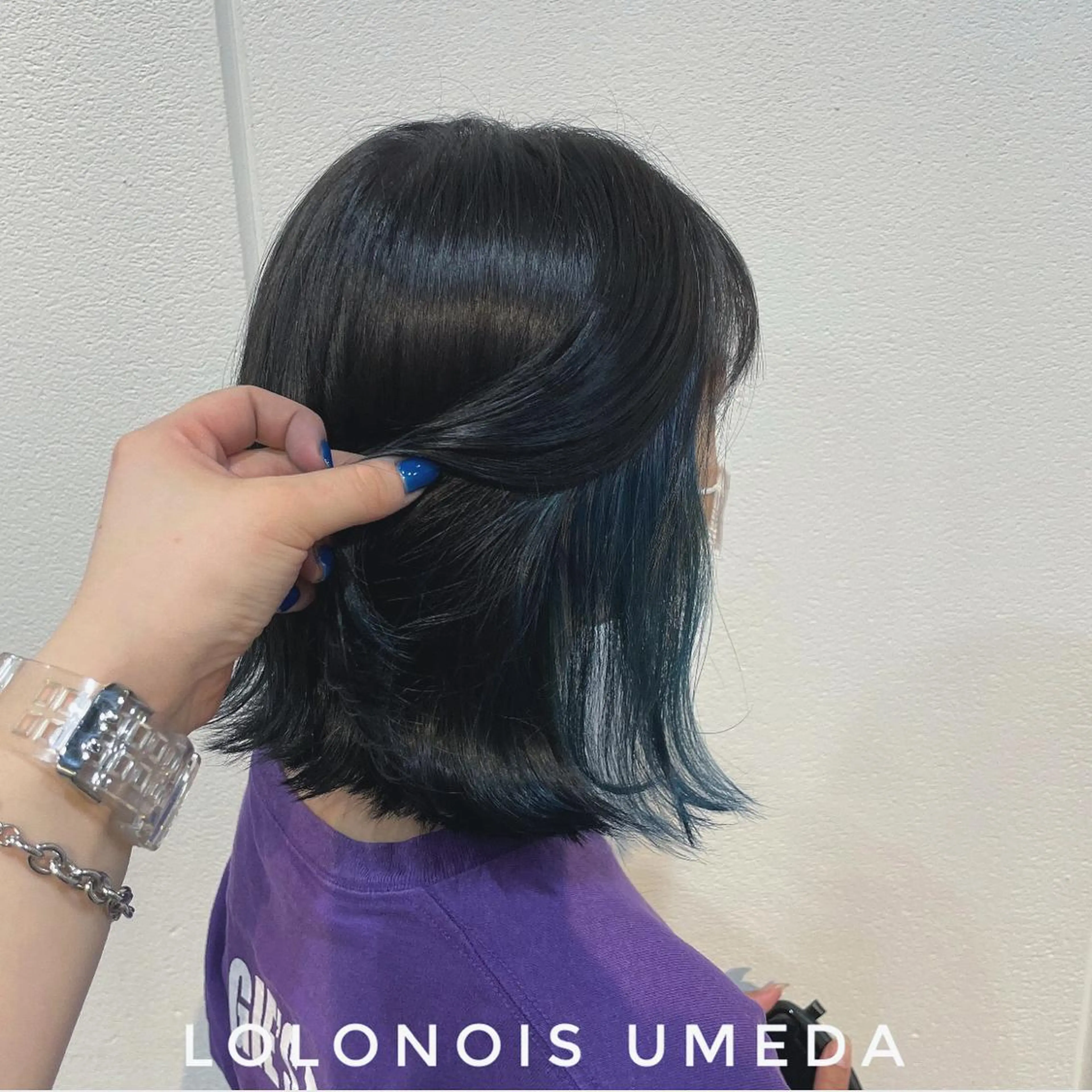 ミディアム カラー ブリーチ ブルーカラー ケアブリーチ ネイビーカラー Lolonois梅田 /Okazaki:)のヘアスタイル