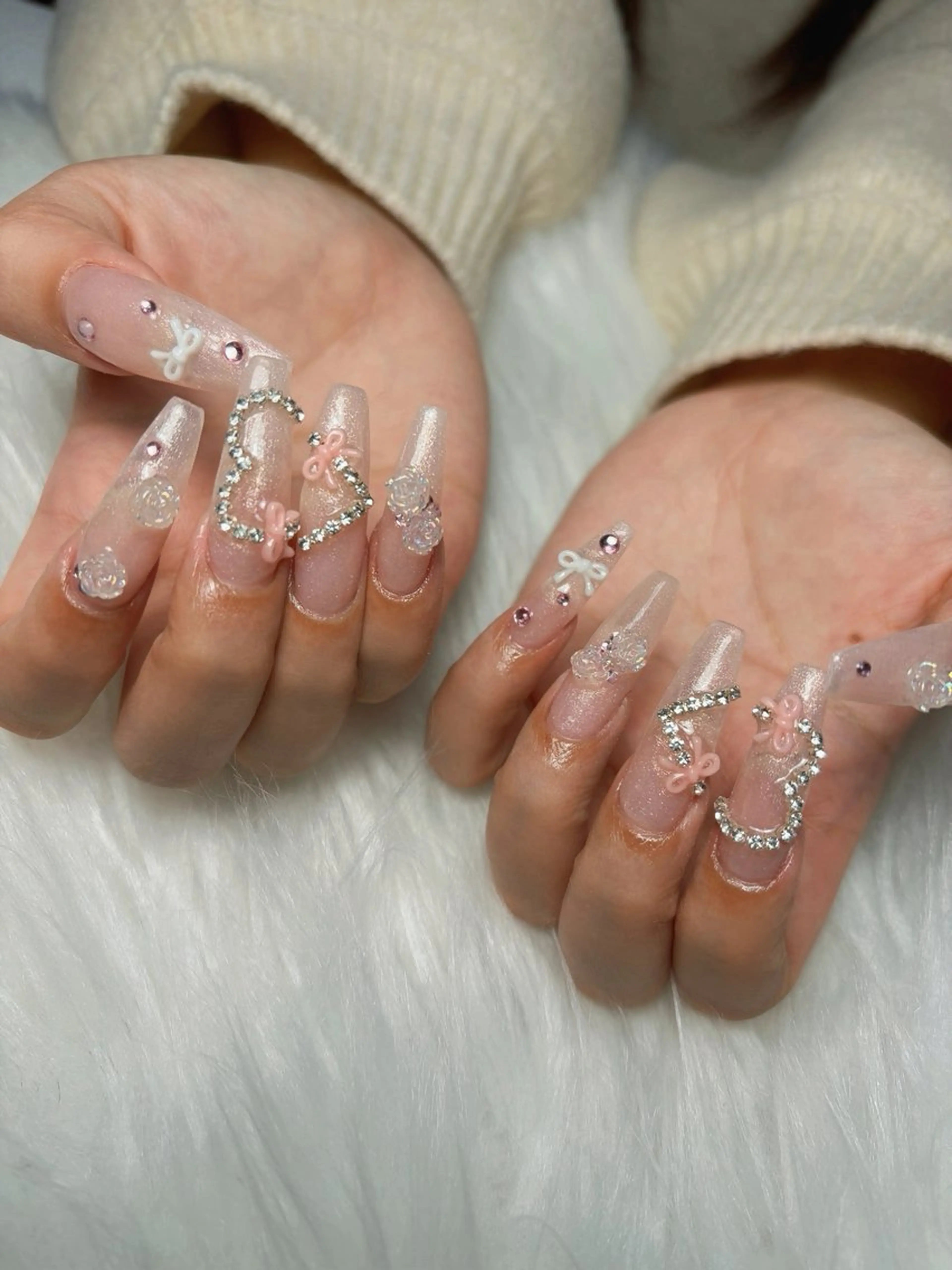 ネイル ハンドネイル ゴテゴテ💙ワンホン リオナのネイルデザイン