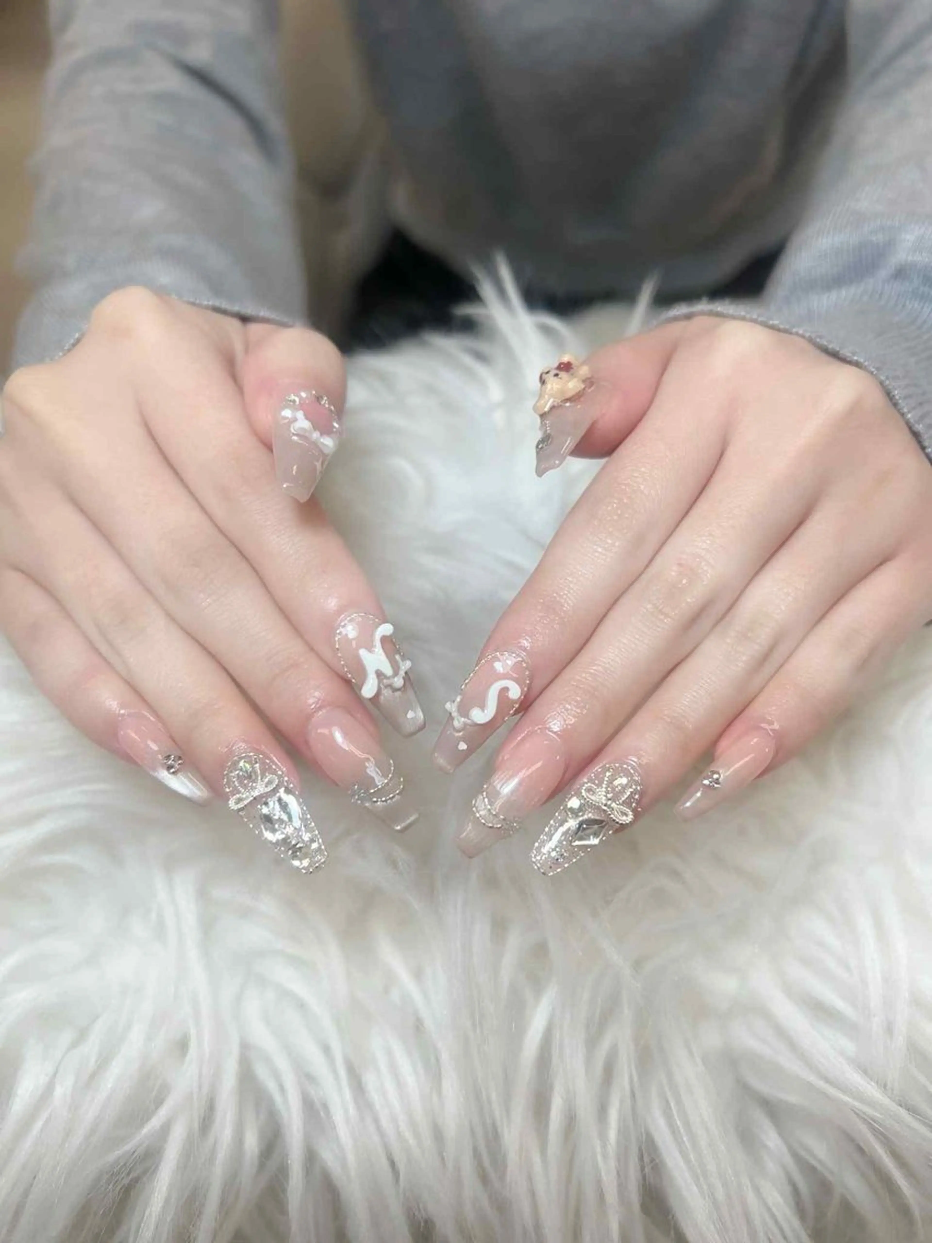 ネイル アートネイル オーロラネイル チークネイル 長さ出し フットネイル ハンドネイル フットネイル ハンドケア Noiranail_ studio川越西口のネイルデザイン