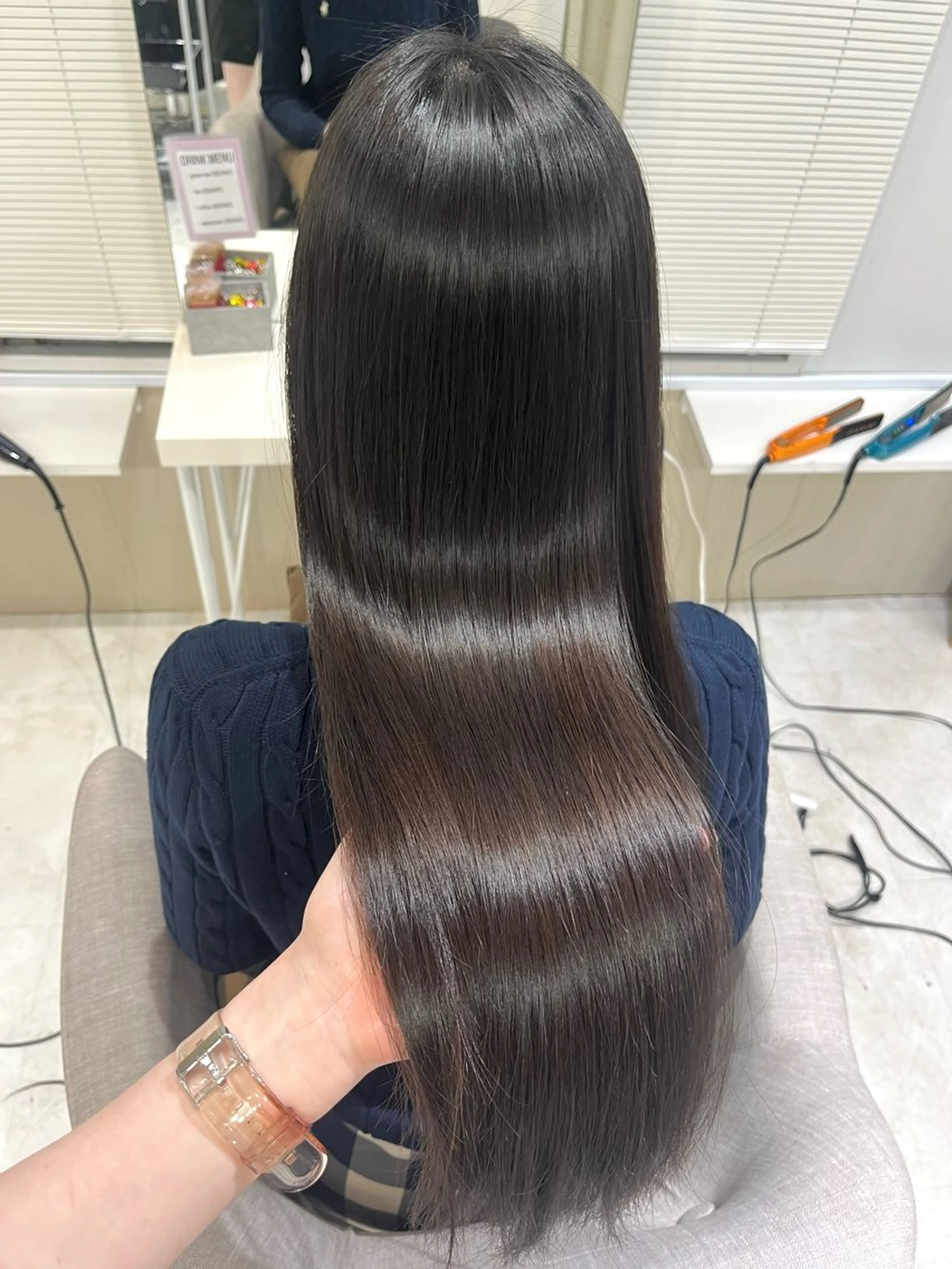 ロング カット ヘアカラー 縮毛矯正 トリートメント 酸性縮毛矯正 Coreすずのヘアスタイル