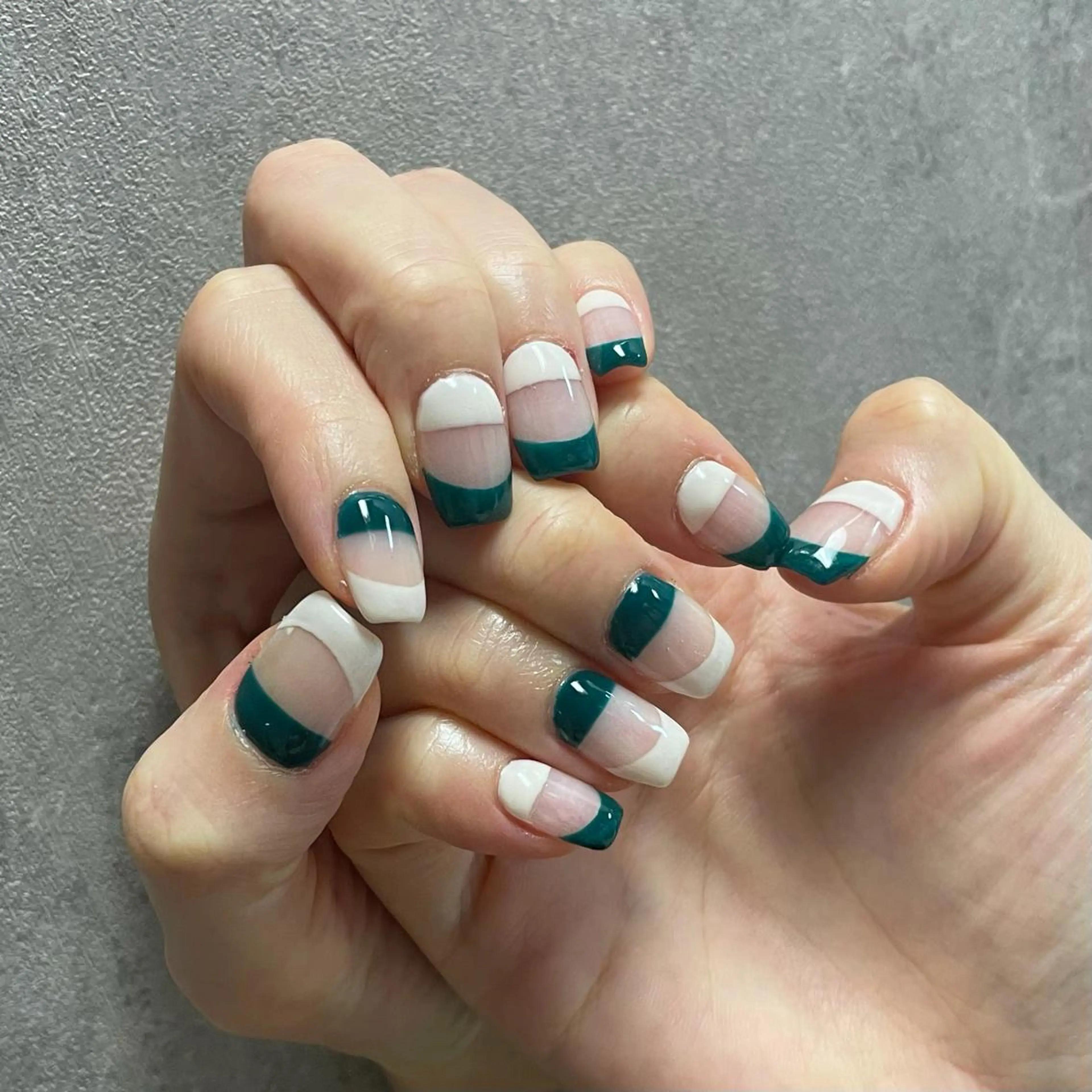 ネイル nailstudio eviz新宿店のネイルデザイン