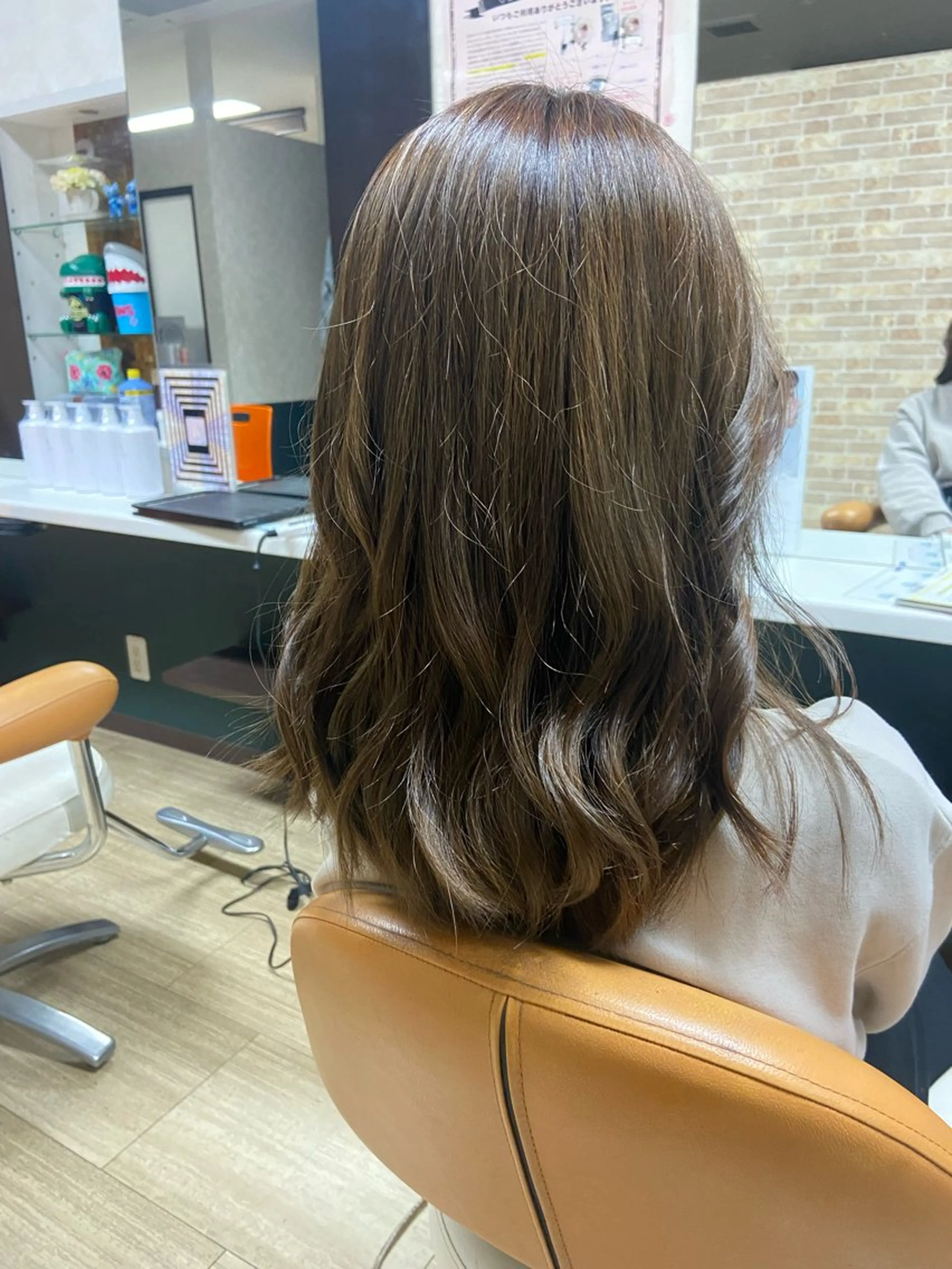 セミロング ヘアカラー 千上 結希奈のヘアスタイル