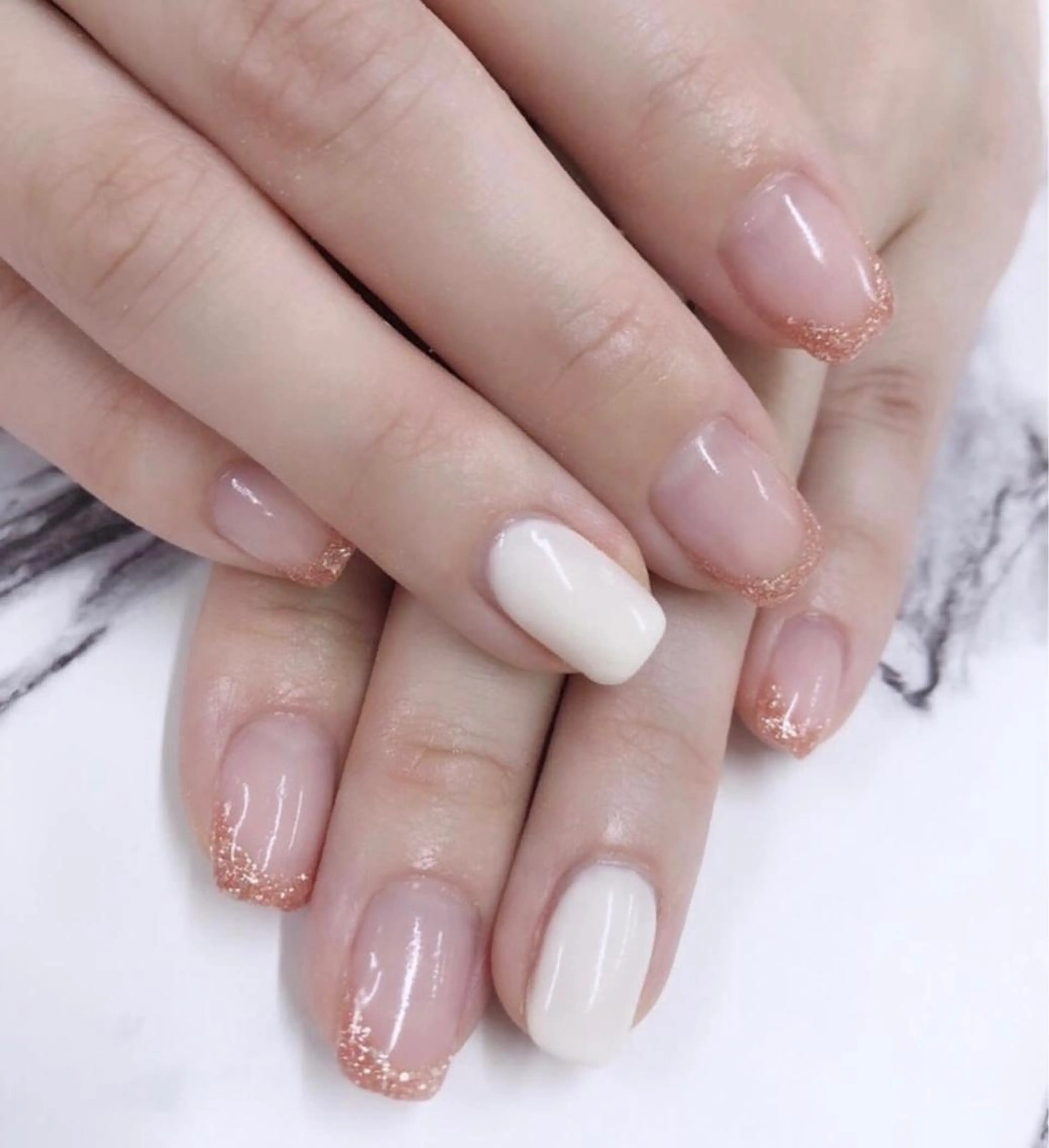 ネイル フレンチネイル ラメ(グリッター) ハンドネイル はあとねいる 安佐南店のネイルデザイン